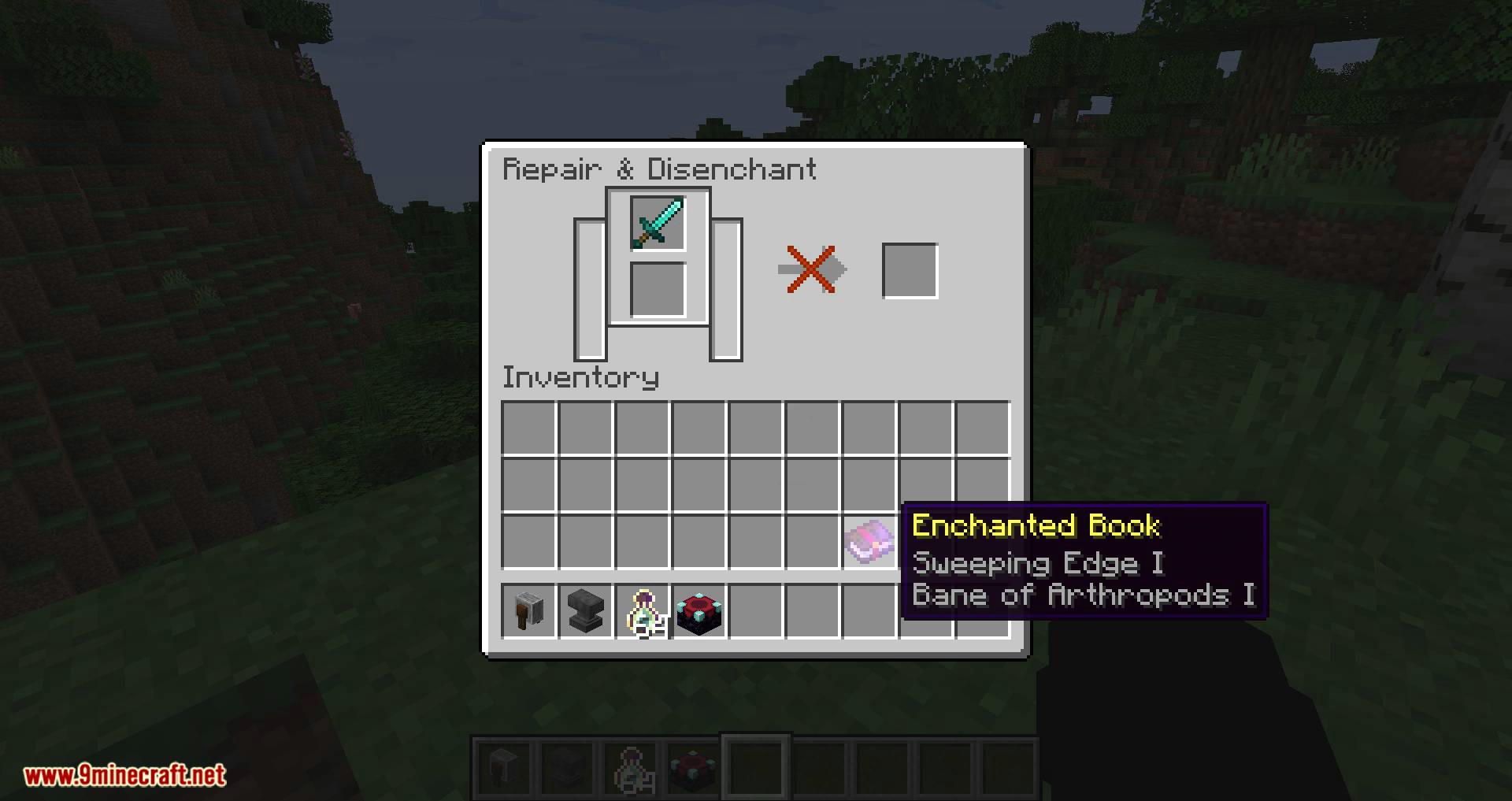 How to Use Enchanted Books in Minecraft