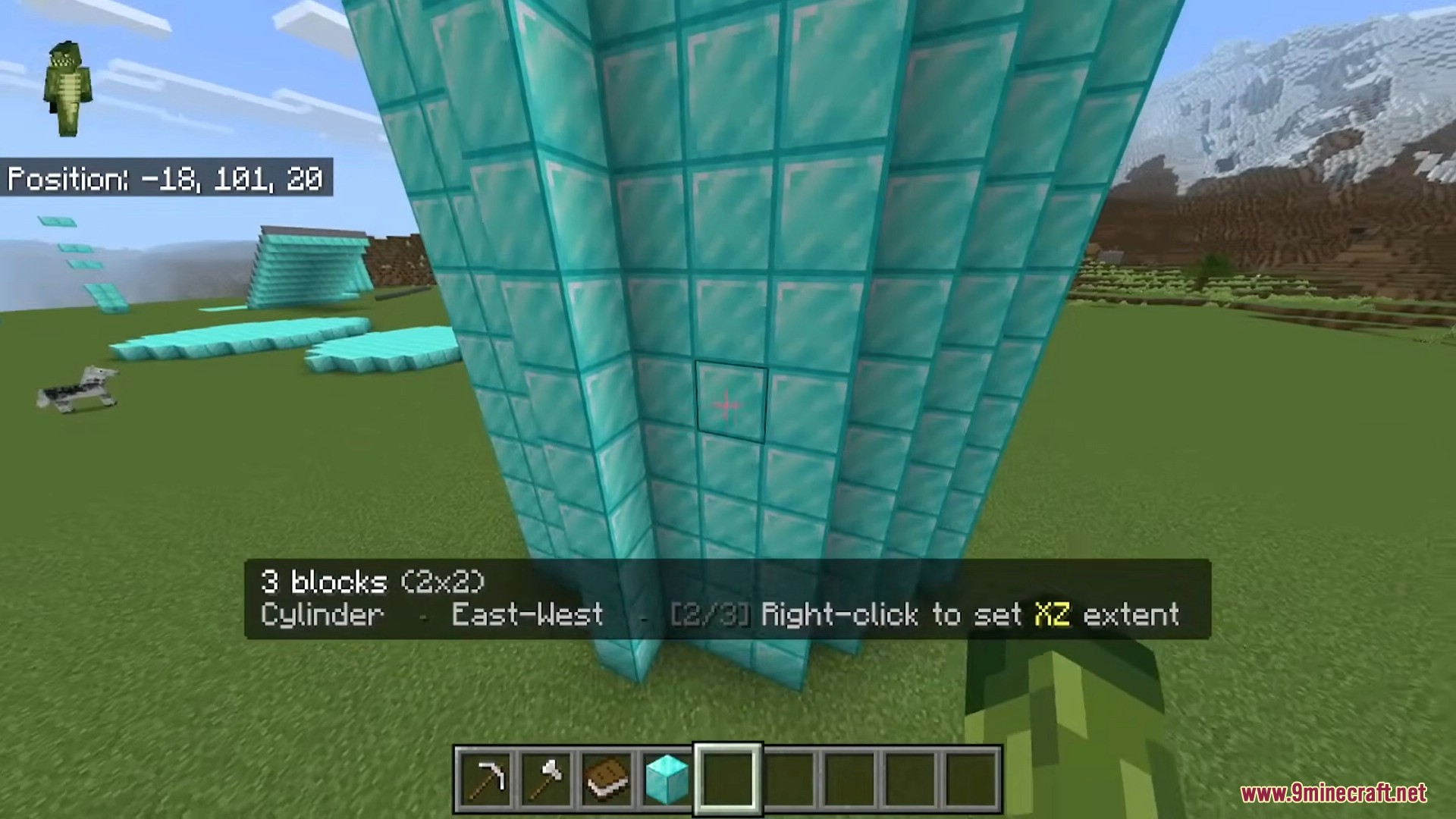 Effortless Building addon placing a cylinder shape in Minecraft