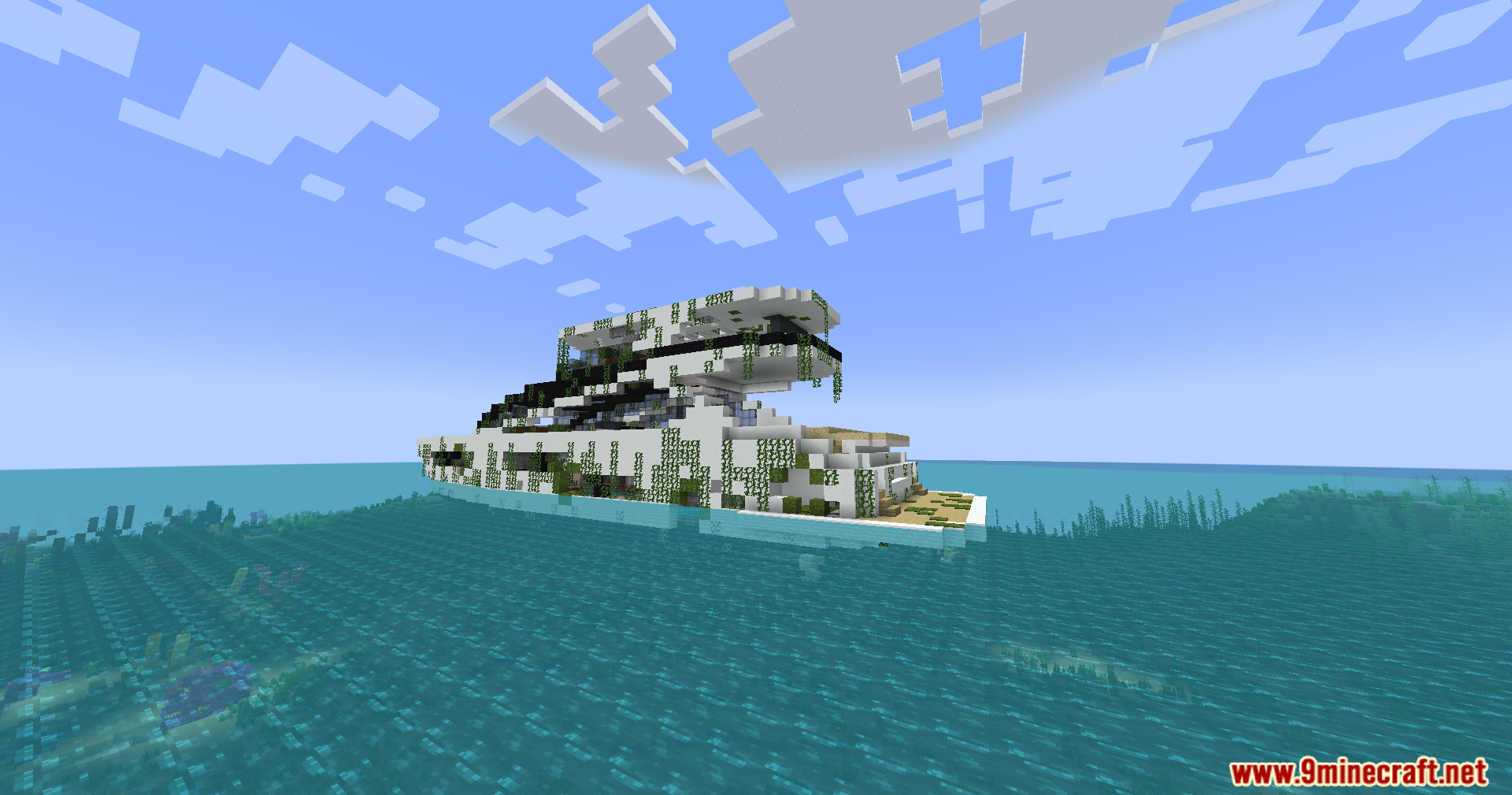 An abandoned yacht from the Abandoned Structures Yachts mod