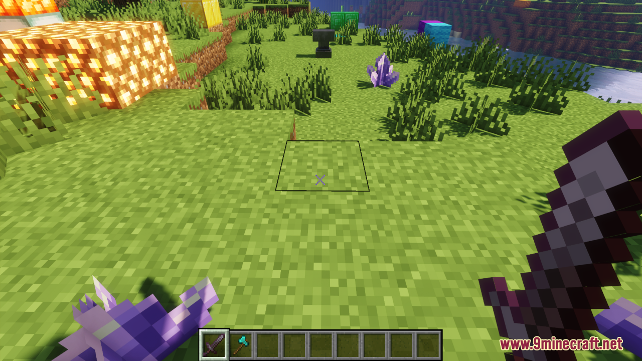 An X-Shaped Crosshair Resource Pack Screenshot 6 Player aiming at grass block with netherite sword and new crosshair