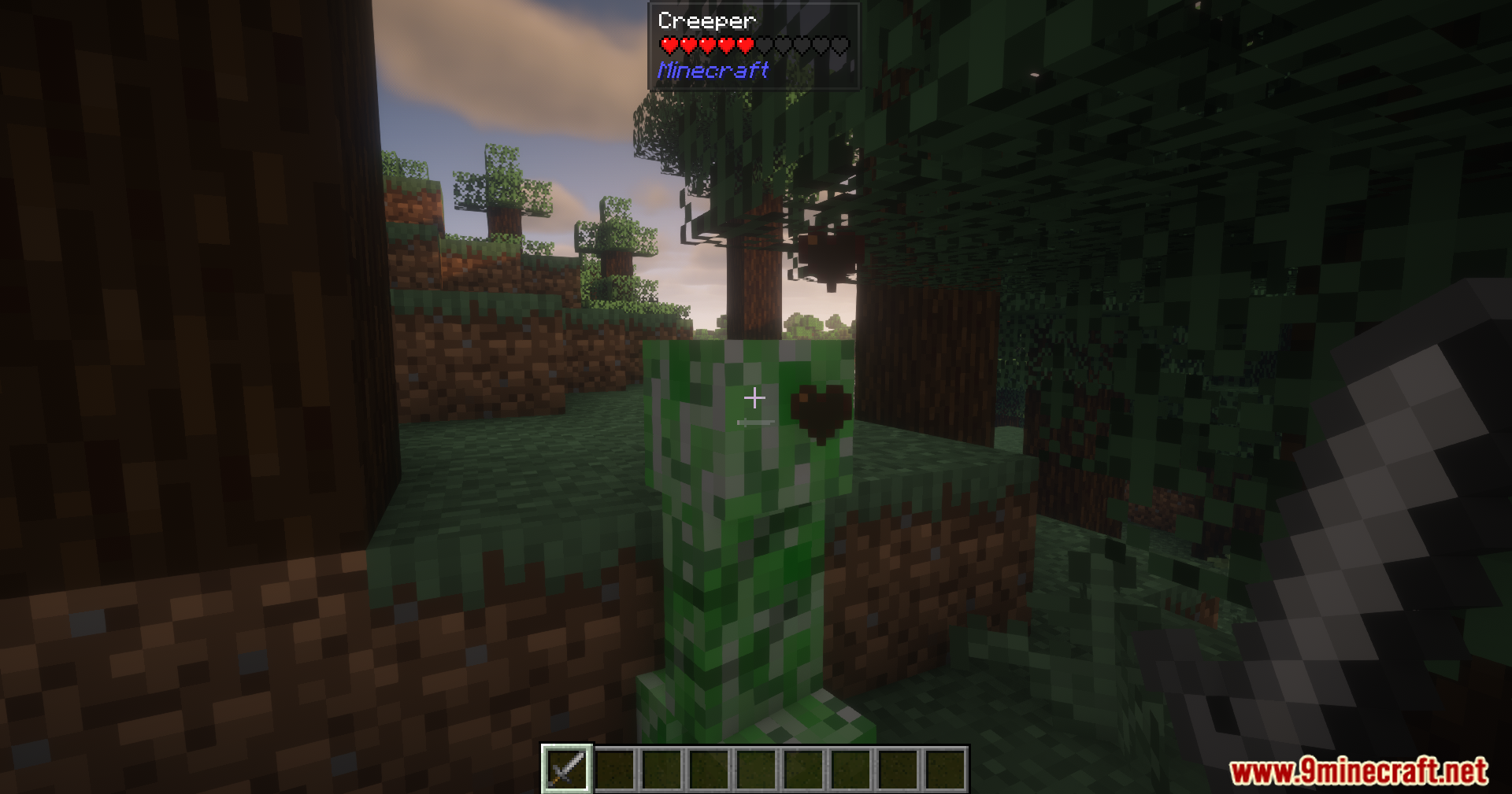 Creeper taking damage from a player's attack