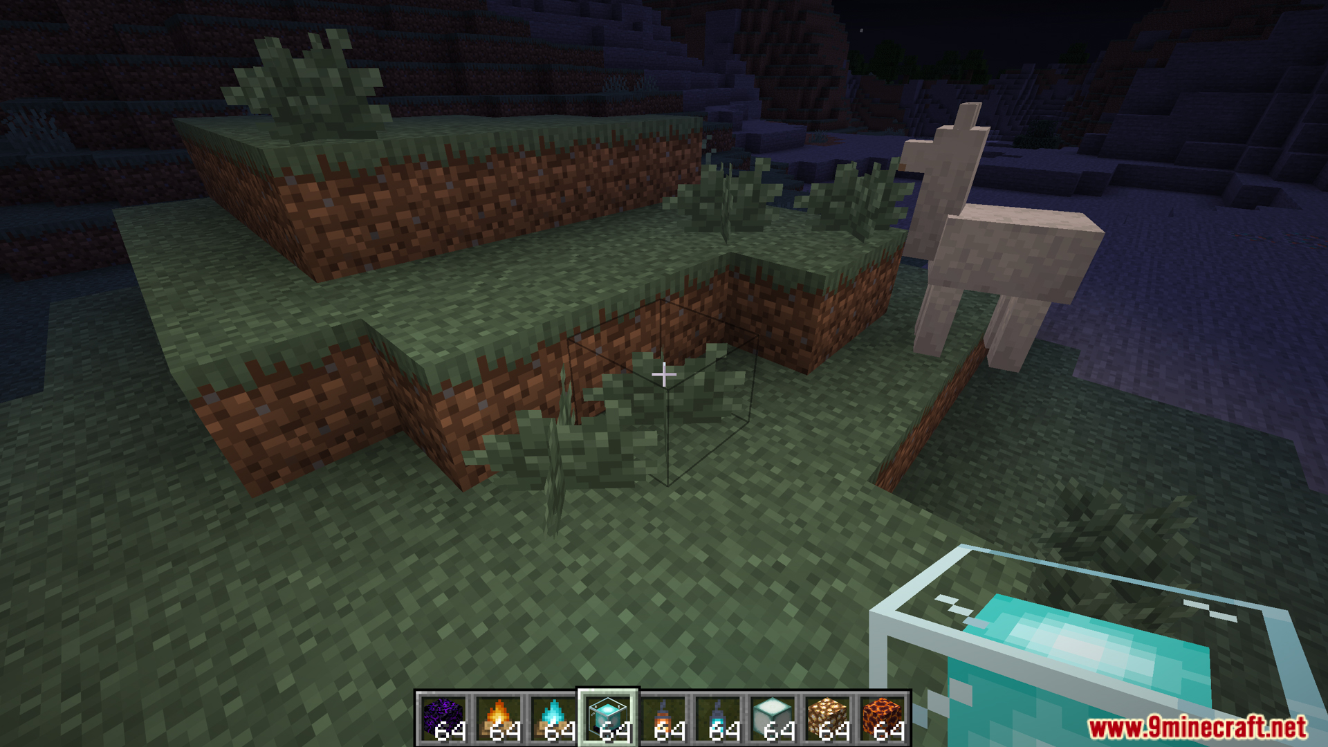 Dynamic Lightings Mod Screenshot 13 Player holding beacon lights up dark area with Dynamic Lightings Mod