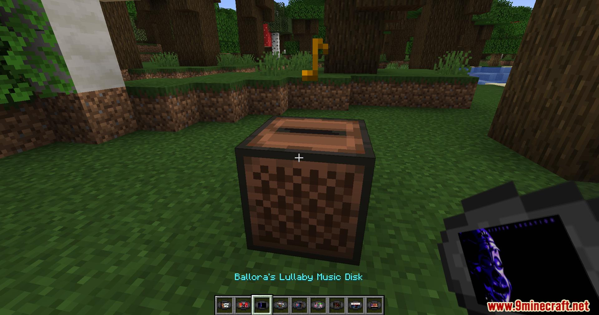 Playing the Ballora Lullaby music disc in a wooden jukebox