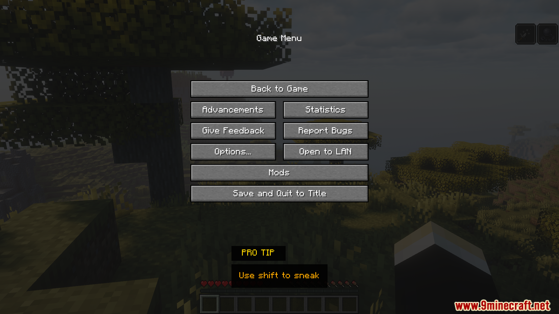 Pro tip about sneaking shown on the pause menu