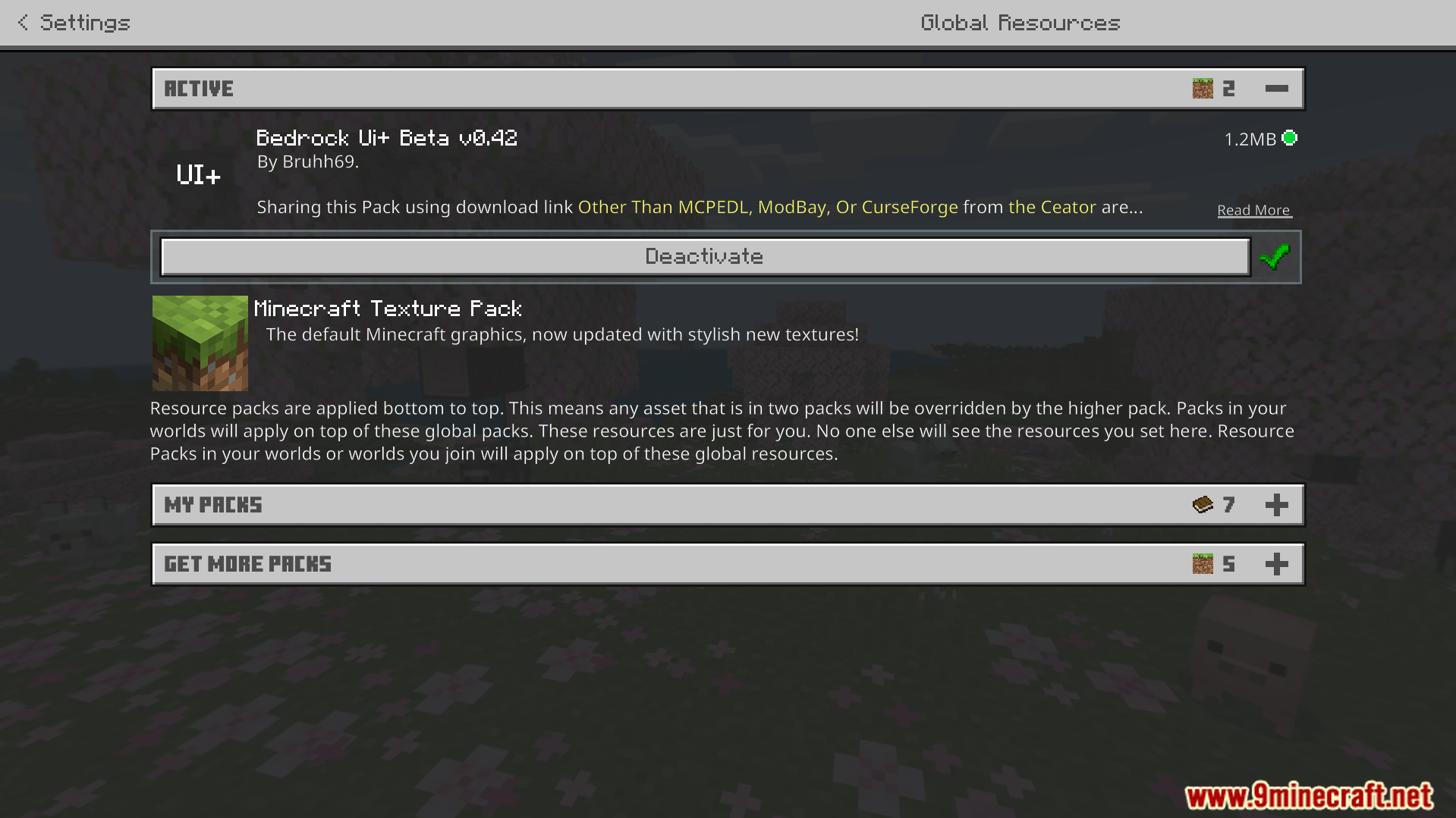 Bedrock Ui Plus Texture Pack Screenshot 1 Activating the addon in the global resources menu to change screens
