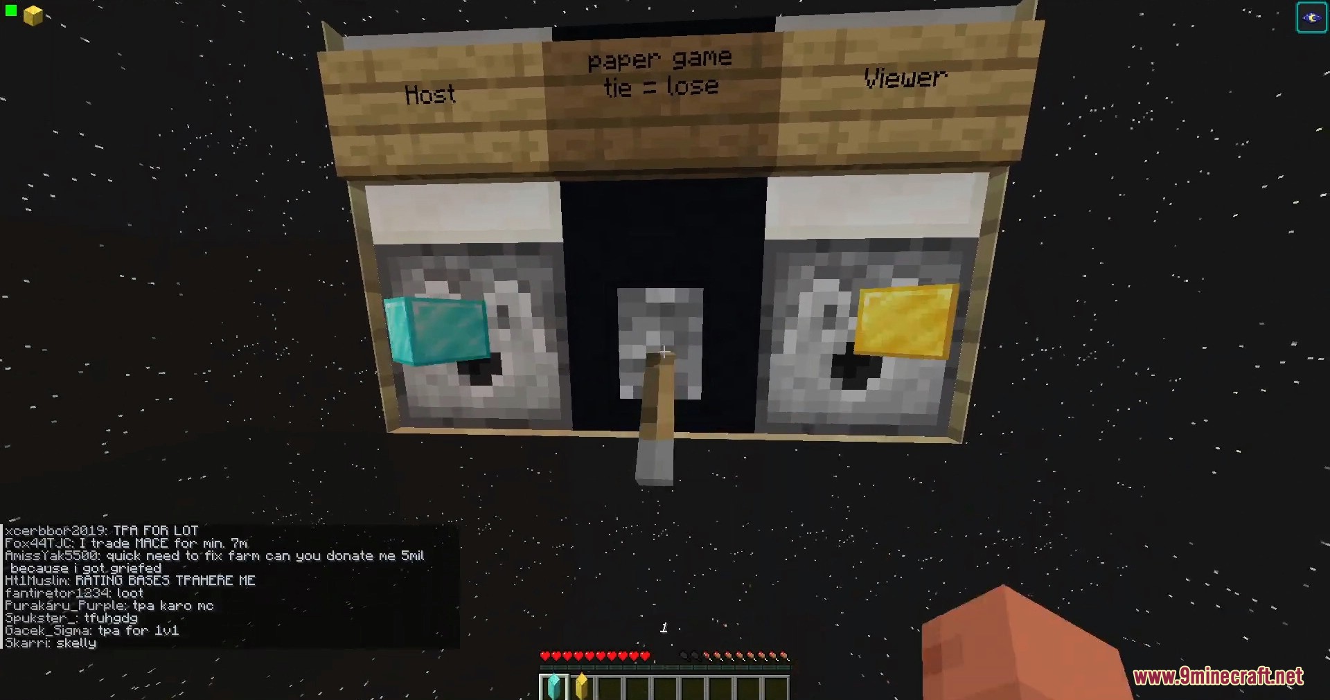 Donutsmp Gamble Rigger Mod Screenshot 9 Player viewing a custom paper game setup with dispensers and a lever