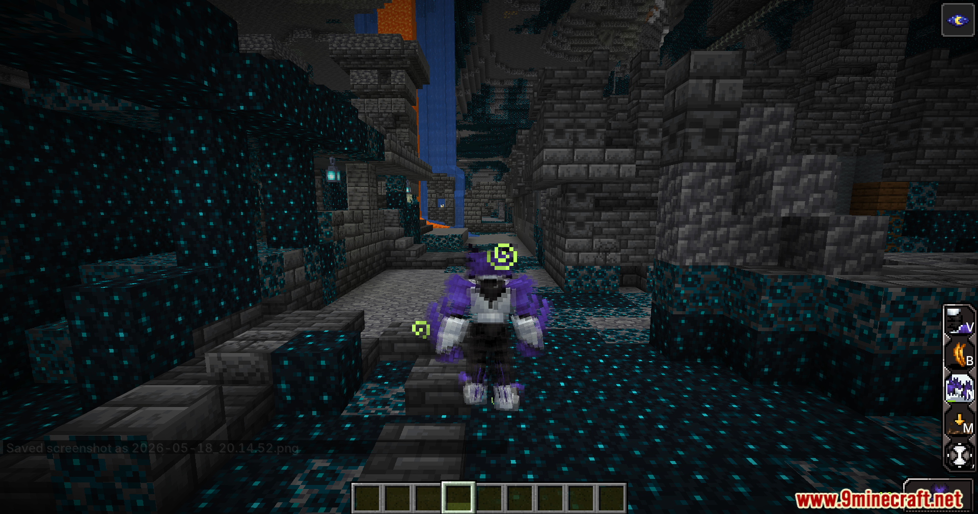 Evo Amped Up Mod Screenshot 6 The Citrakayah alien standing in an ancient city biome