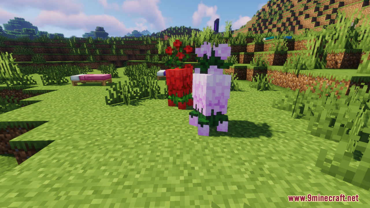 Floral Creeper Resource Pack Screenshot 5 Red and purple flower creepers standing together in a grassy field