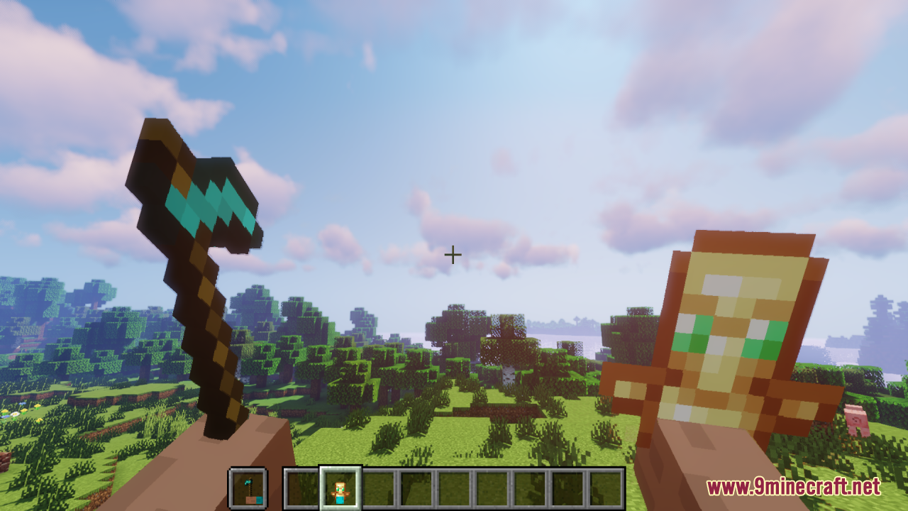 Hold in Hands Resource Pack Screenshot 8 Player holding a diamond hoe and a totem of undying with visible hands