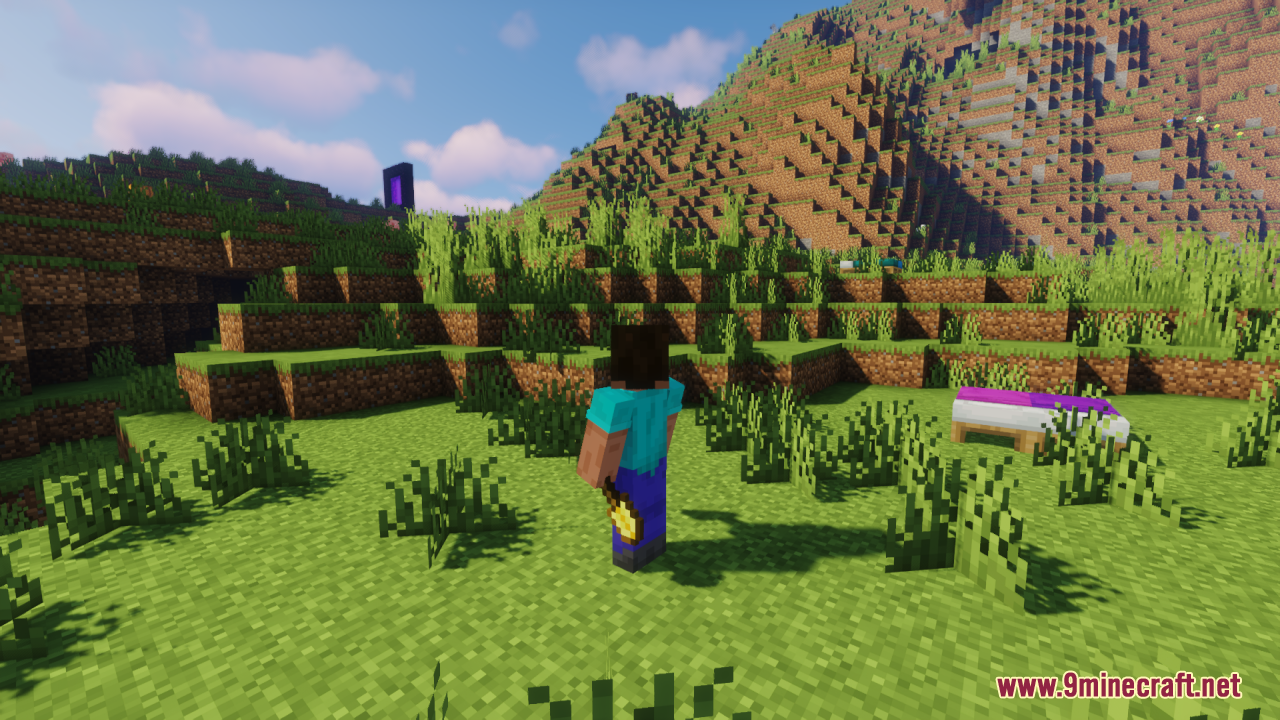 Offhand Weapon Holstering Resource Pack Screenshot 9 Minecraft character standing in a grassy field with a holstered golden item