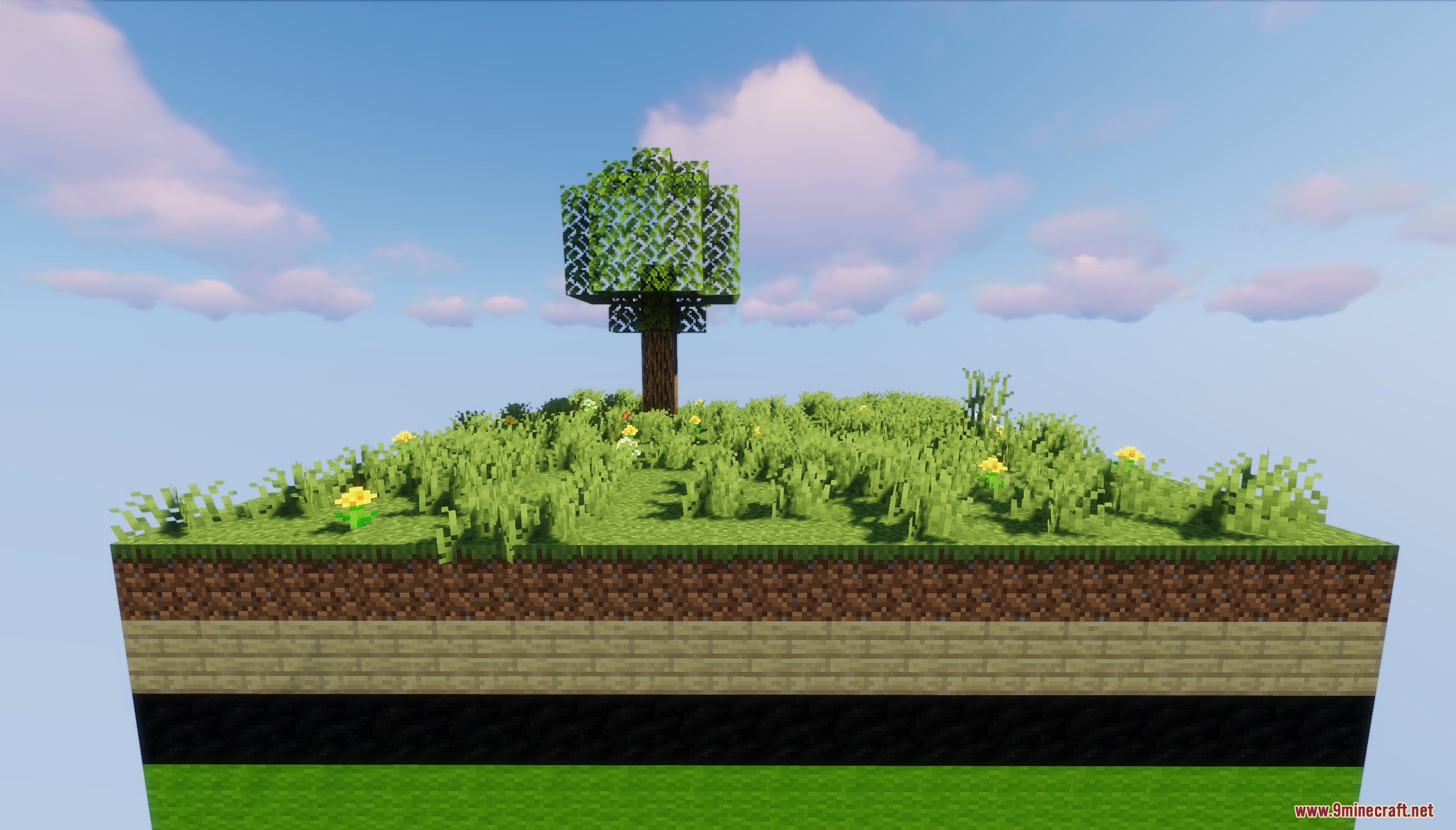 One Chunk Random Layers Map Screenshot 1 Top grass layer of the isolated chunk featuring a single oak tree