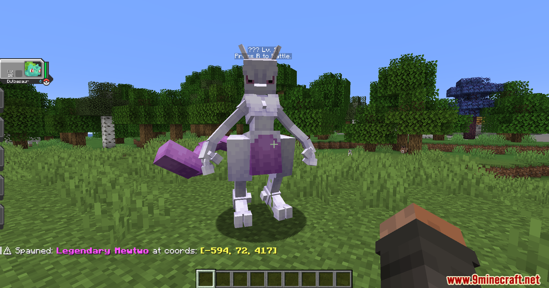 Radiant Notification Cobblemon Addon Mod Screenshot 5 Legendary Mewtwo spawns in a grassy area with chat alert displaying coordinates