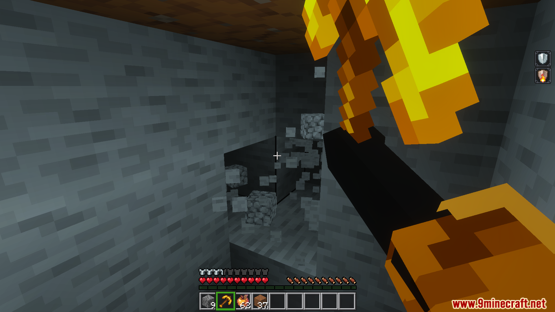 TrayePlays Unbreakable Items Addon Screenshot 7 Player mining stone blocks with an unbreakable golden pickaxe