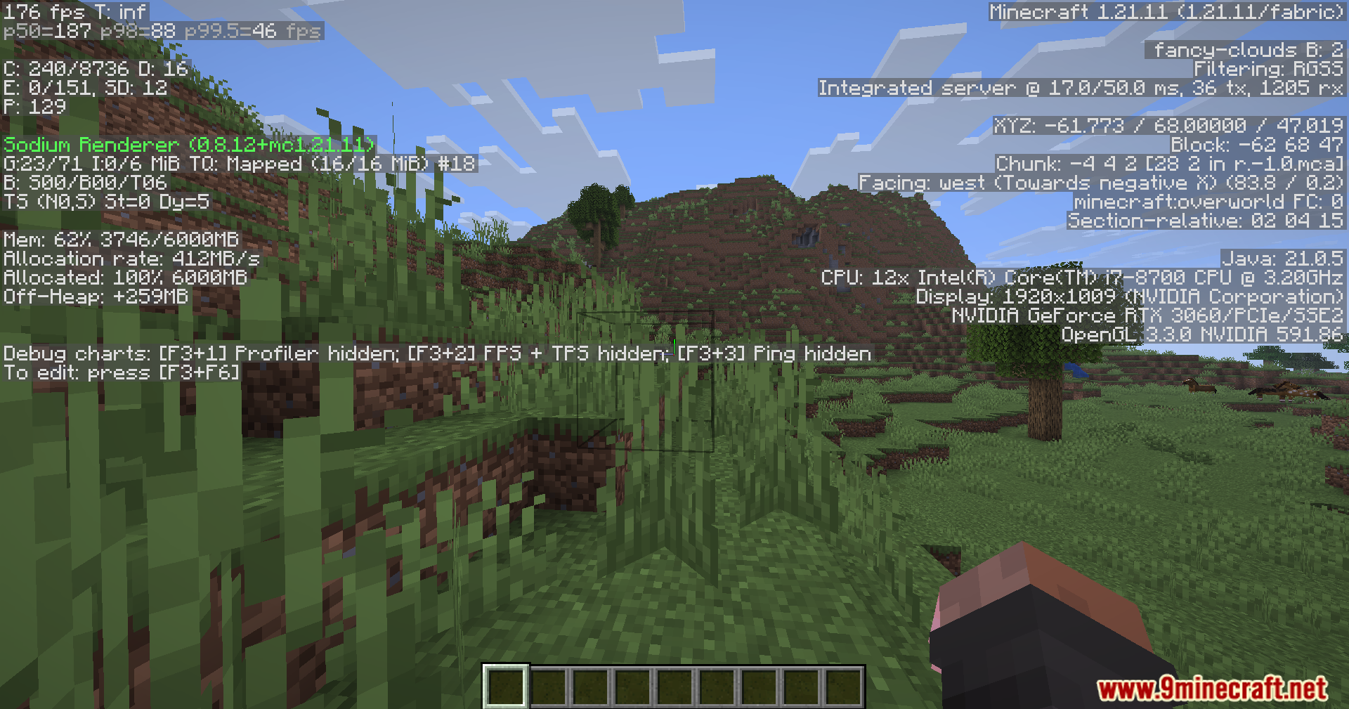 Minecraft gameplay showing the debug menu with performance and hardware statistics
