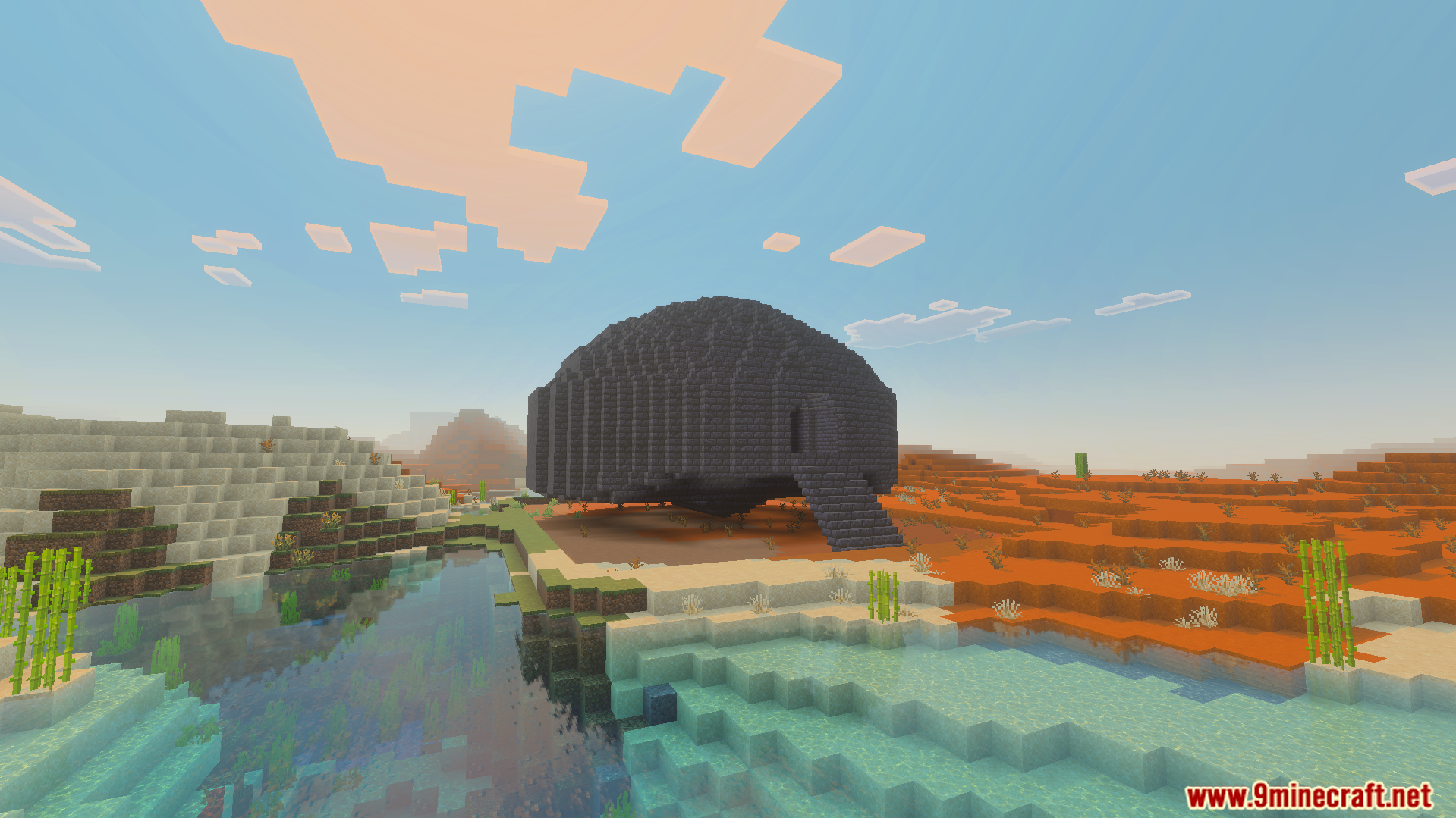 Avras Heroes Superman Addon Screenshot 2 A large dark grey crashed pod structure located in a desert biome