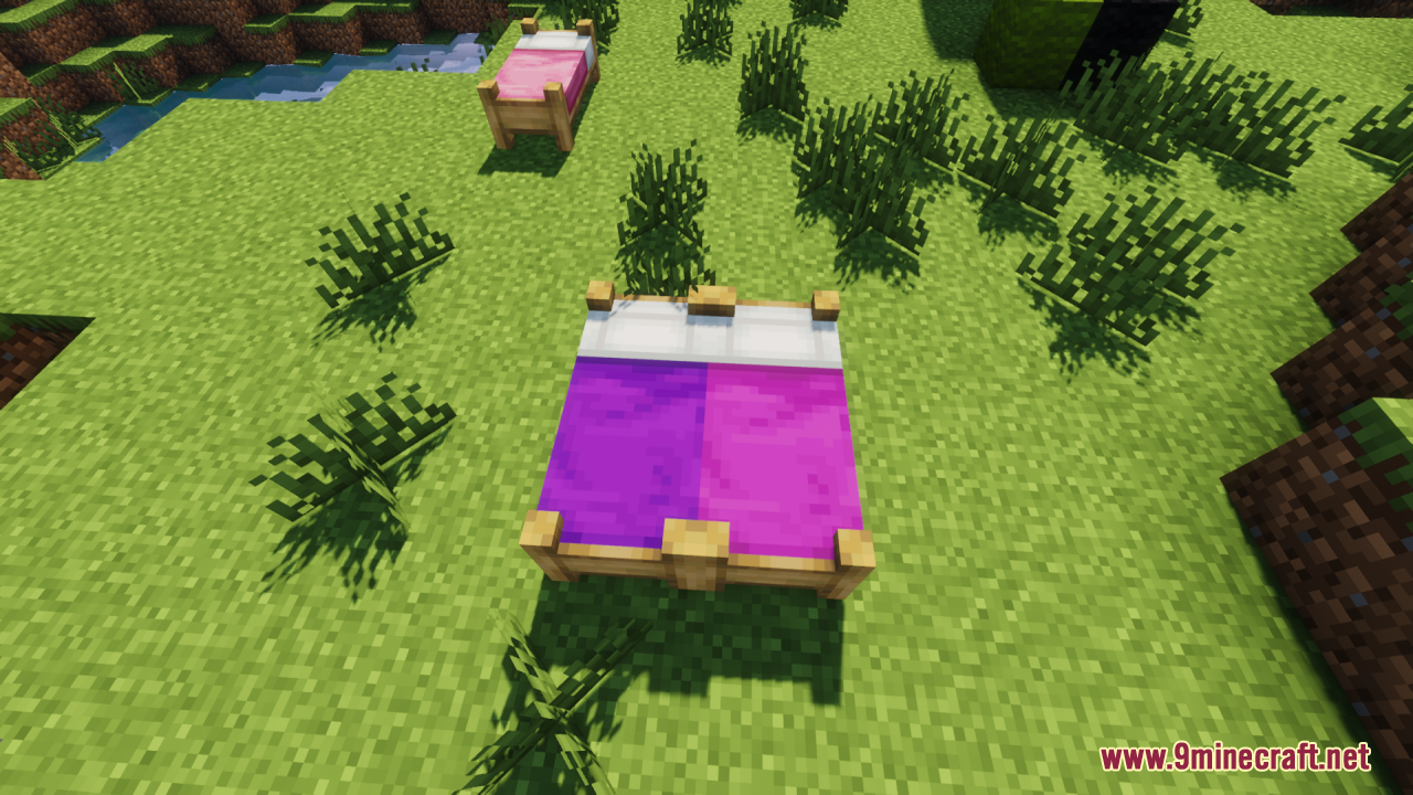 Bee's Cozier Beds Resource Pack Screenshot 3 Purple and magenta double bed with a detailed wooden frame on grass