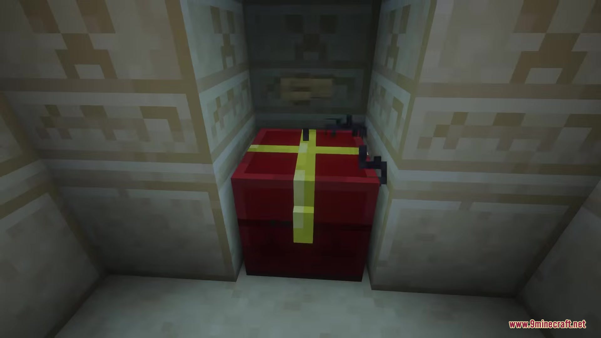 Clavis Mod Screenshot 8 A spider crawls on top of a red gift wrapped loot chest