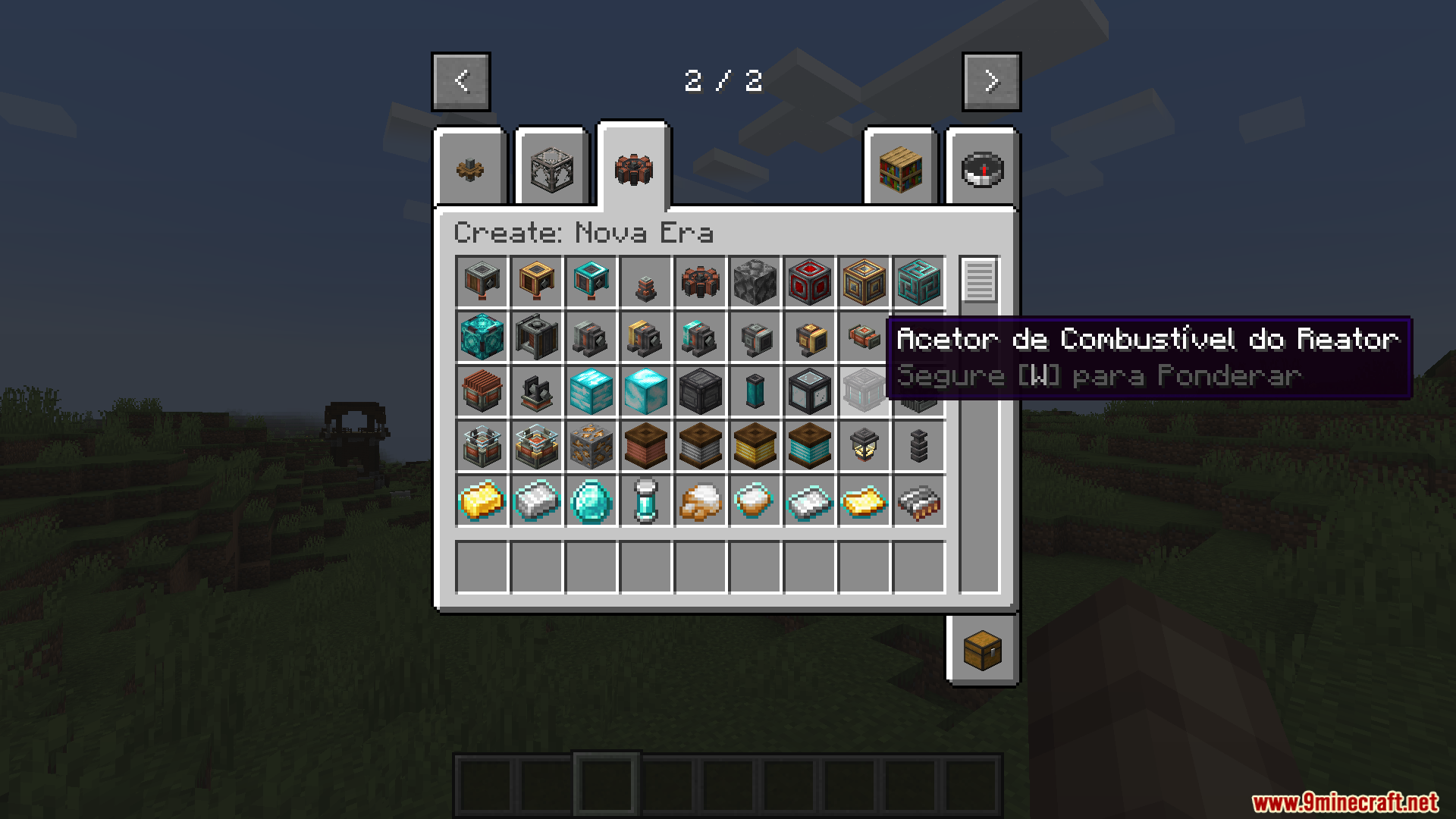 The creative menu shows the translated tooltip for the Reactor Fuel Acceptor