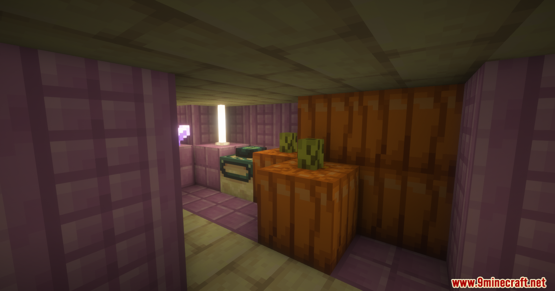 End Villager Trader Mod Screenshot 8 Pumpkins with creeper heads sit next to a Shulkerblock Workstation in the end