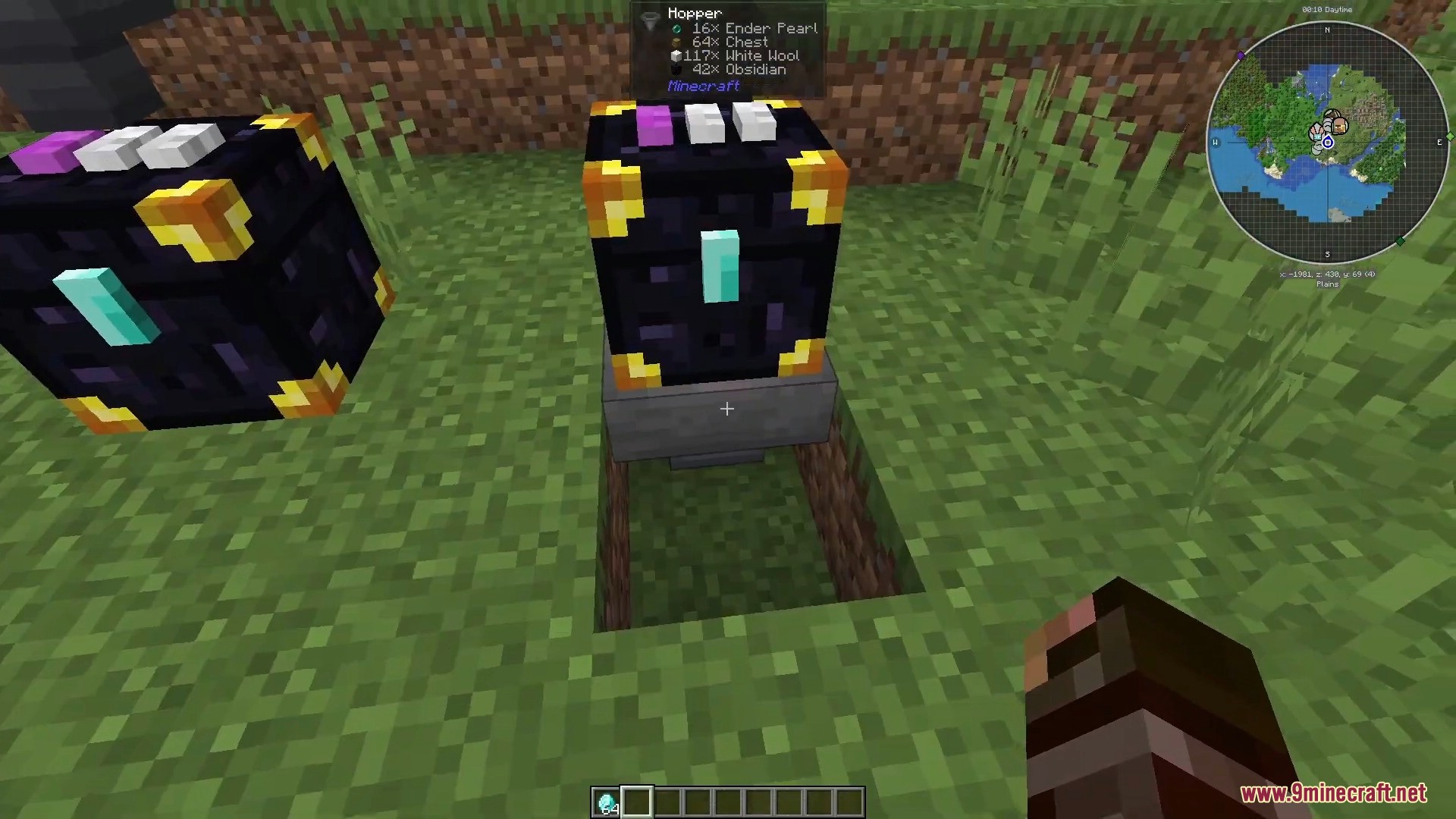 A hopper is positioned underneath an Ender Chest with a diamond lock