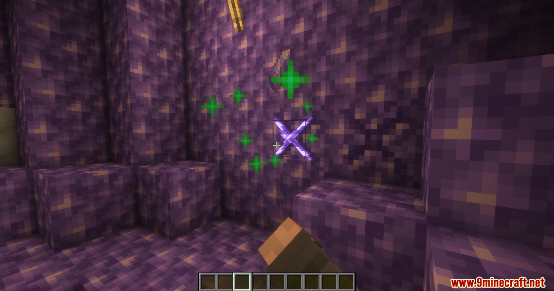 Player harvesting an amethyst cluster using the FTB Ez Crystals mod