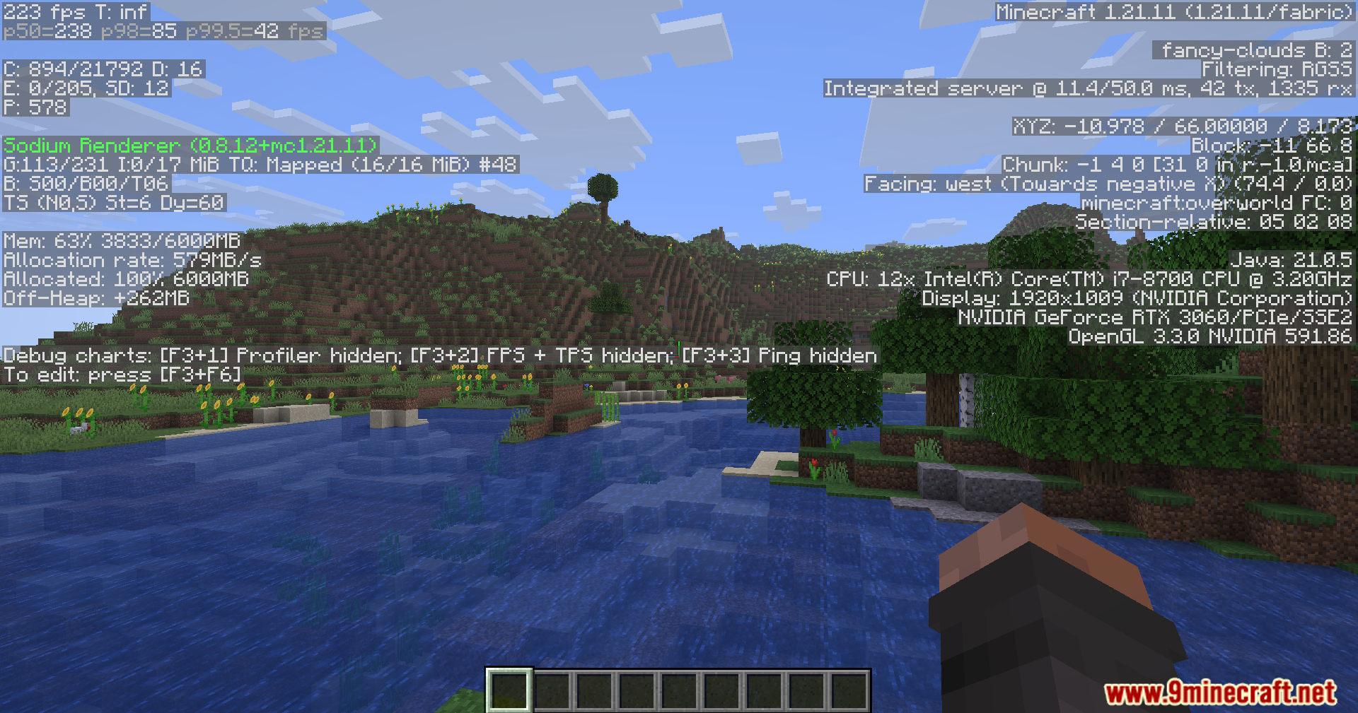 Minecraft gameplay with debug screen showing high frame rates and hardware specs