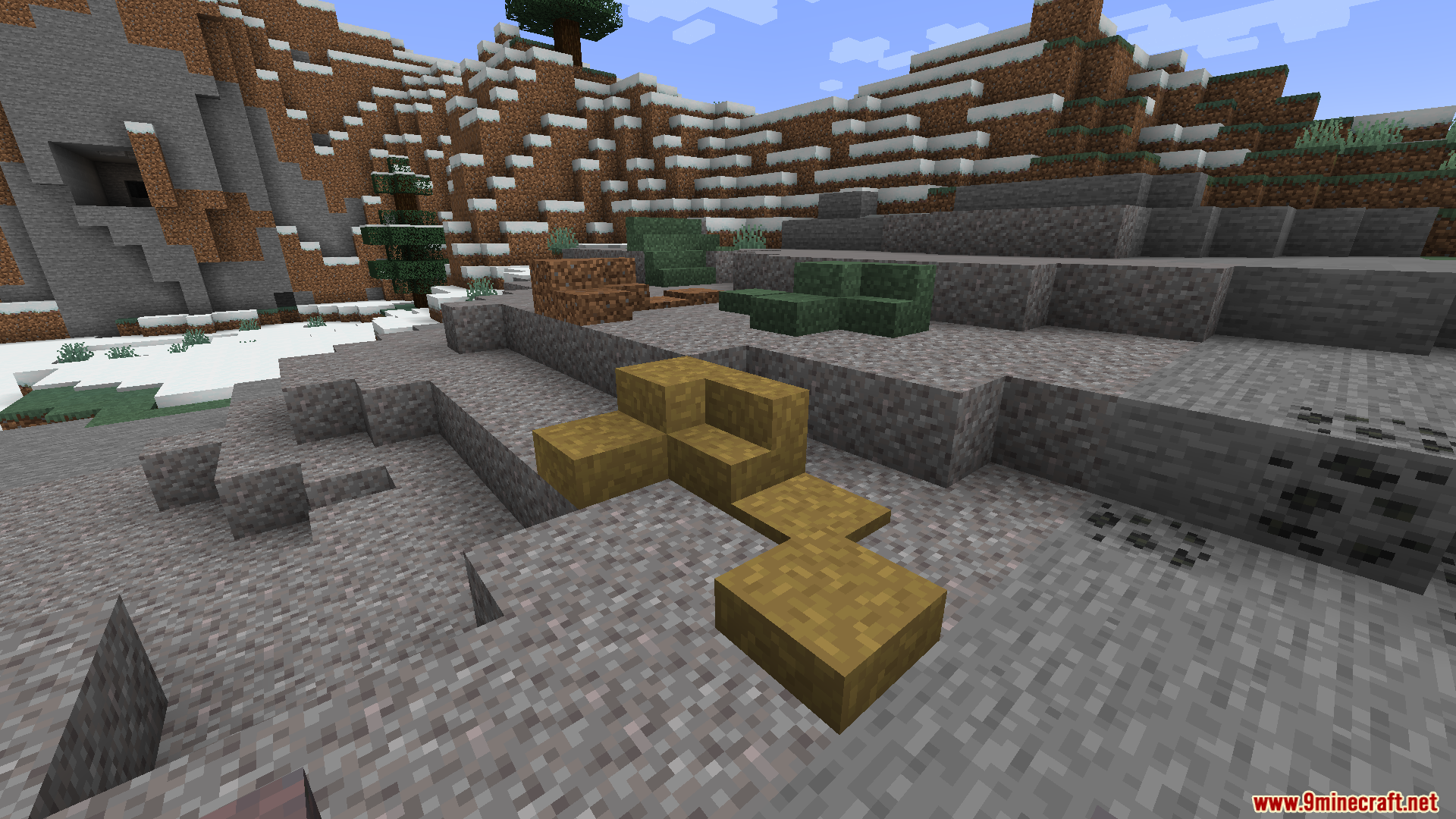 Grass Overhaul PT BR Translation Resource Pack Screenshot 10 Yellow and green grass slabs and stairs on a rocky terrain