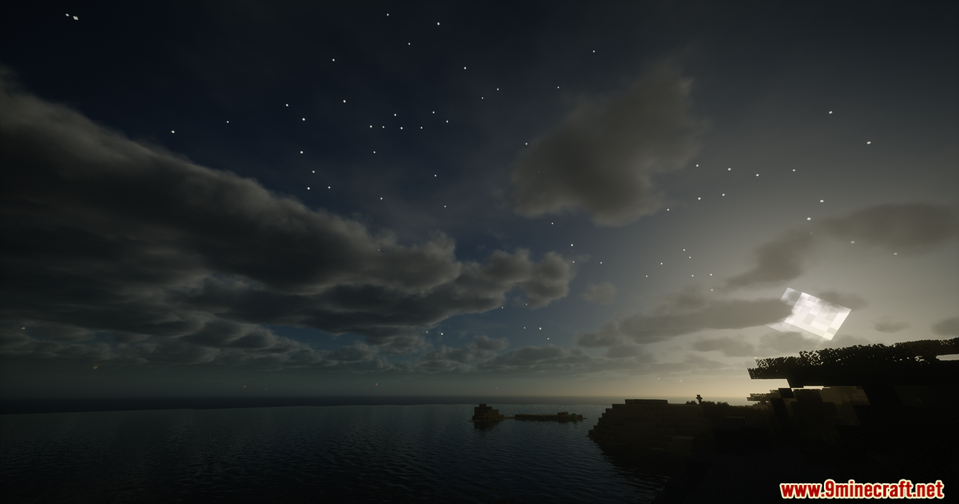 Helian MMCO Sundial Lite Edit Shaders Screenshot 15 A square moon shines over a dark ocean landscape with realistic clouds