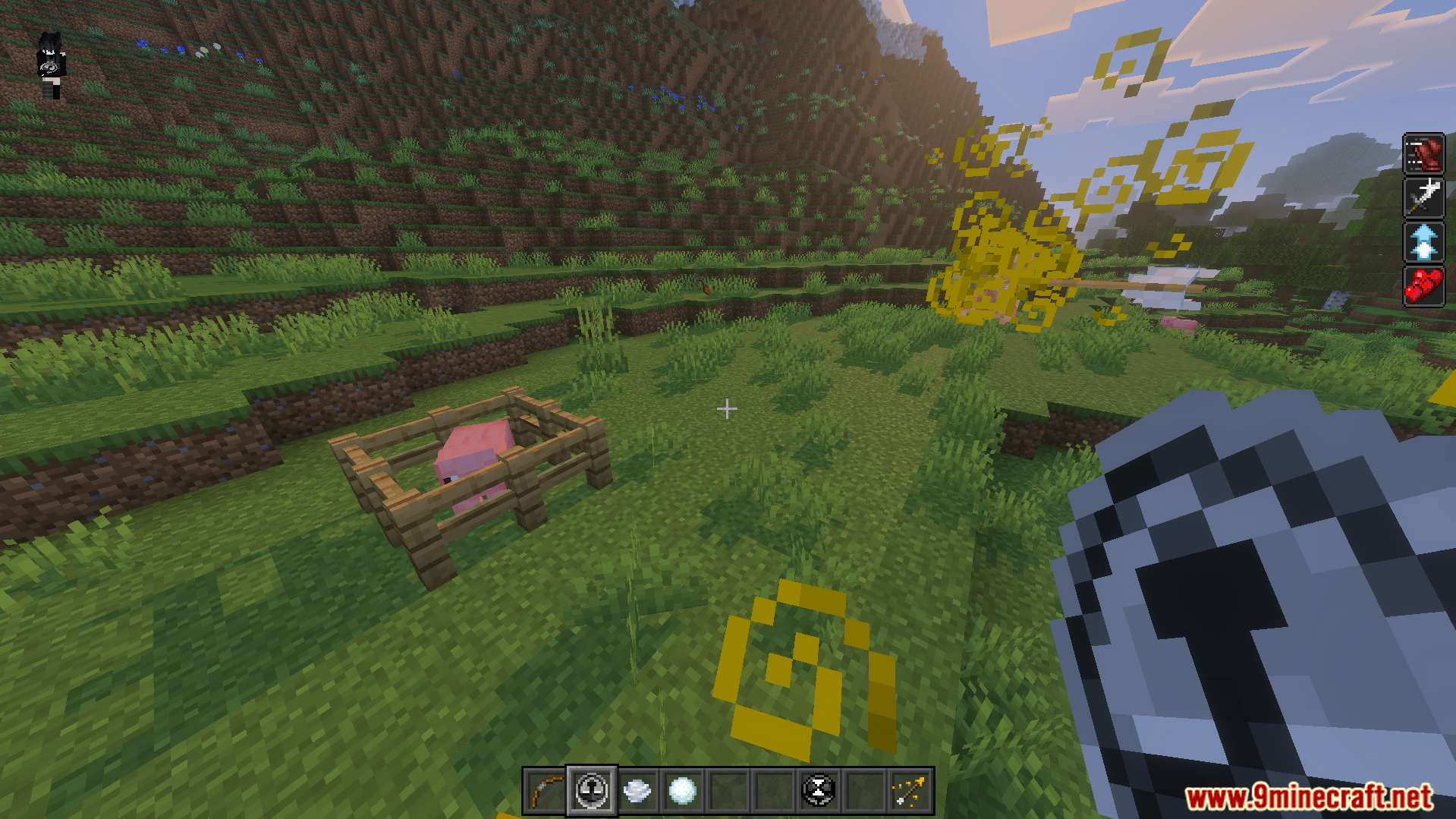 Howards Time Stop Addon Screenshot 5 Player holding a clock to freeze a pig and an arrow in midair