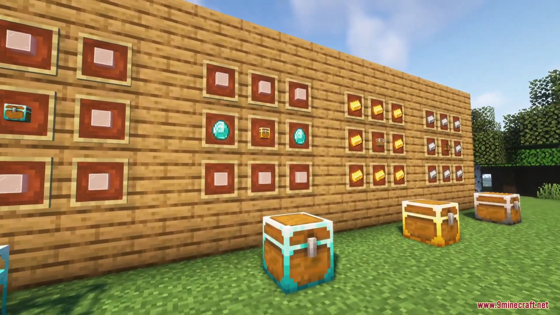 Comparing chest tiers from iron up to diamond storage