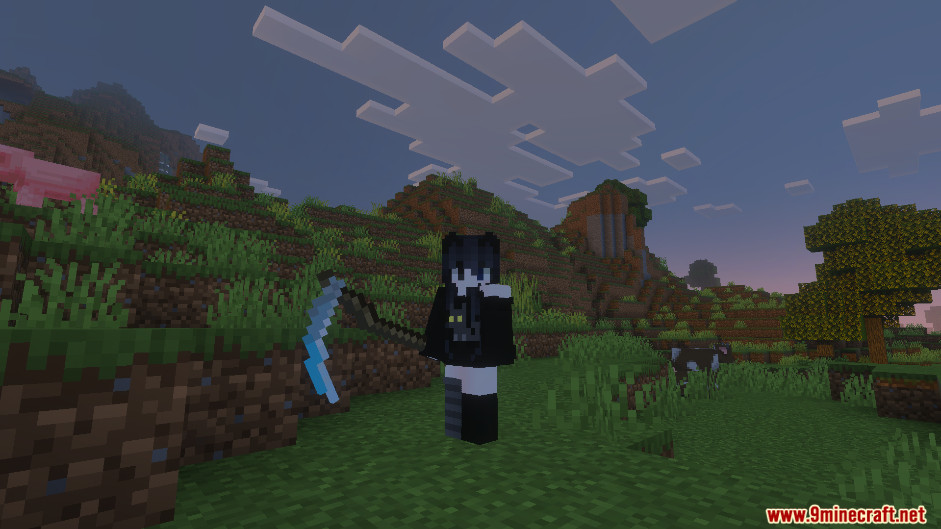 M Helden Addon Screenshot 10 A player character holding a large blue scythe weapon in a field
