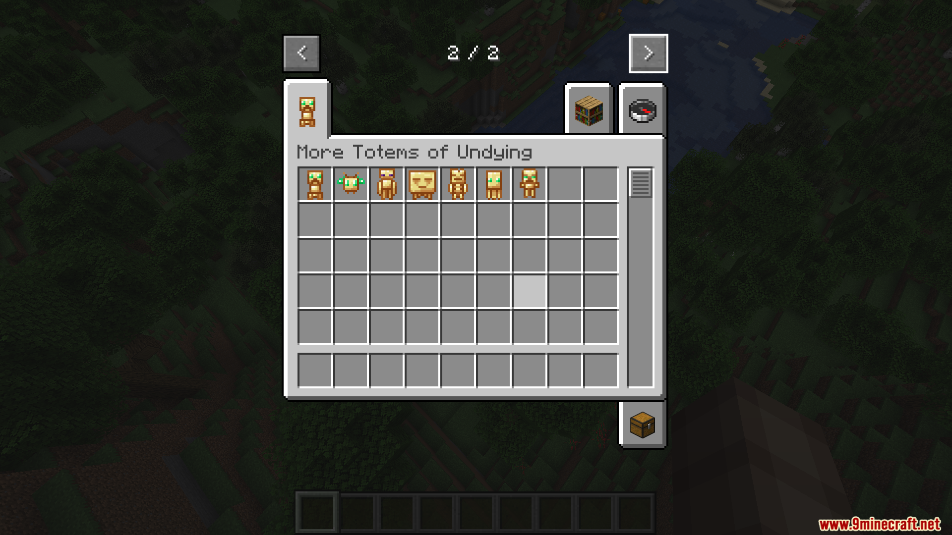 More Totems of Undying PT BR Translation Resource Pack Screenshot 2 The creative inventory displays several unique totem items in a custom tab