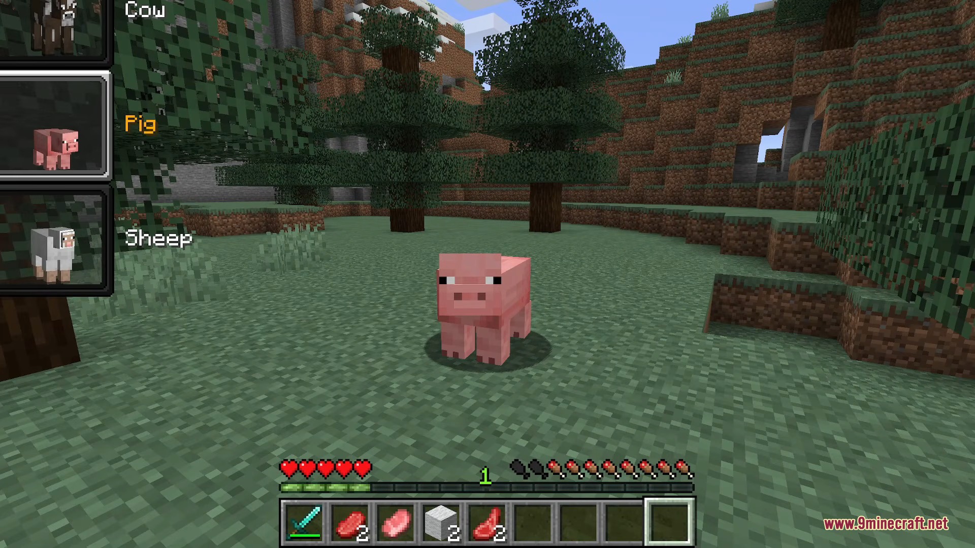 A player views the Morph mod selection menu while standing near a pig