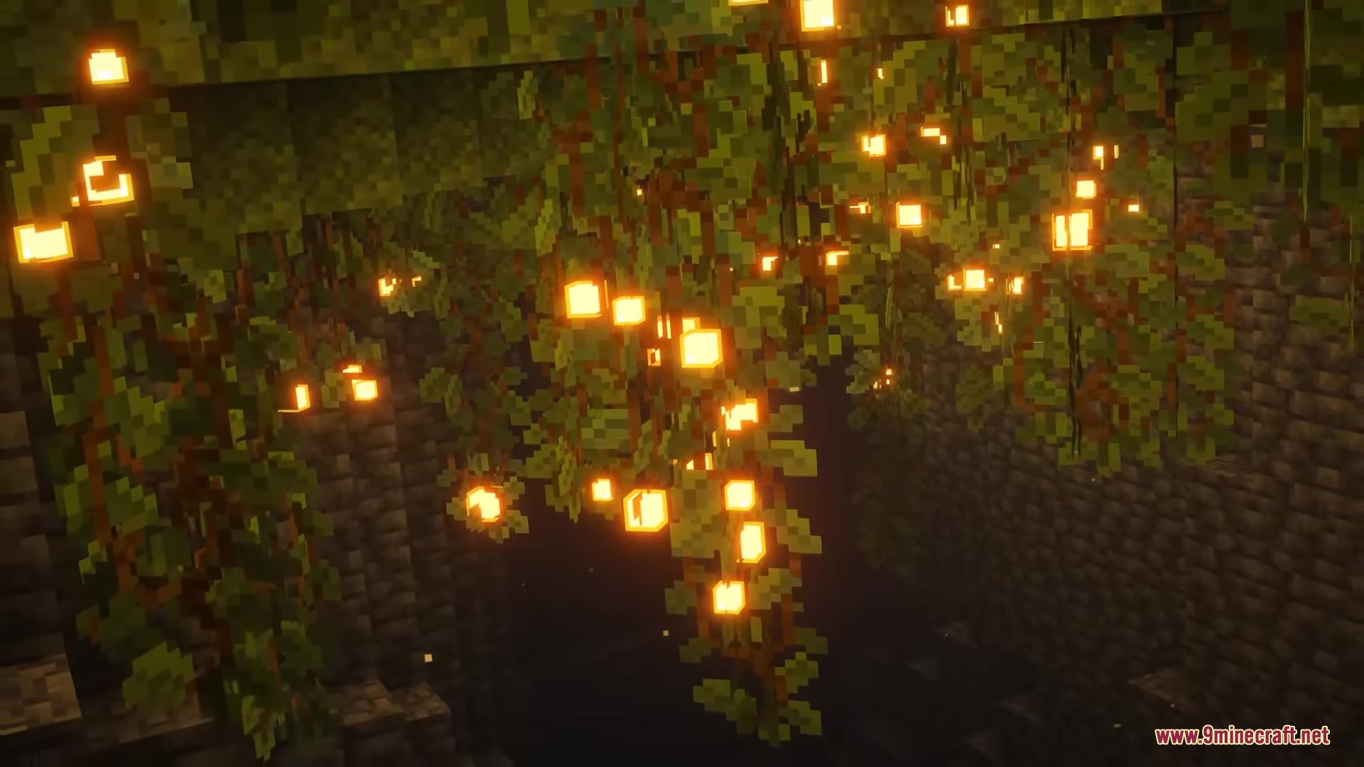Musgo Resource Pack Screenshot 8 Glowing berries hanging from the ceiling of a dark underground stone cave