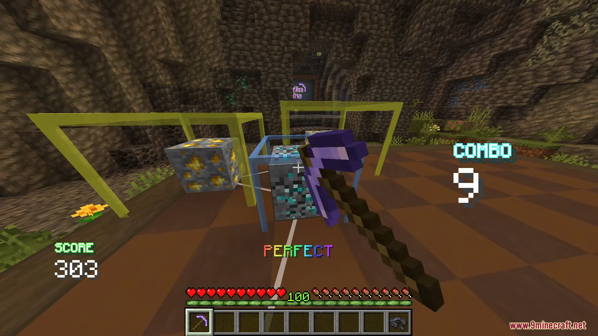 Rhythm Mining Map Screenshot 4 A player mines diamond and gold ore blocks to increase their combo