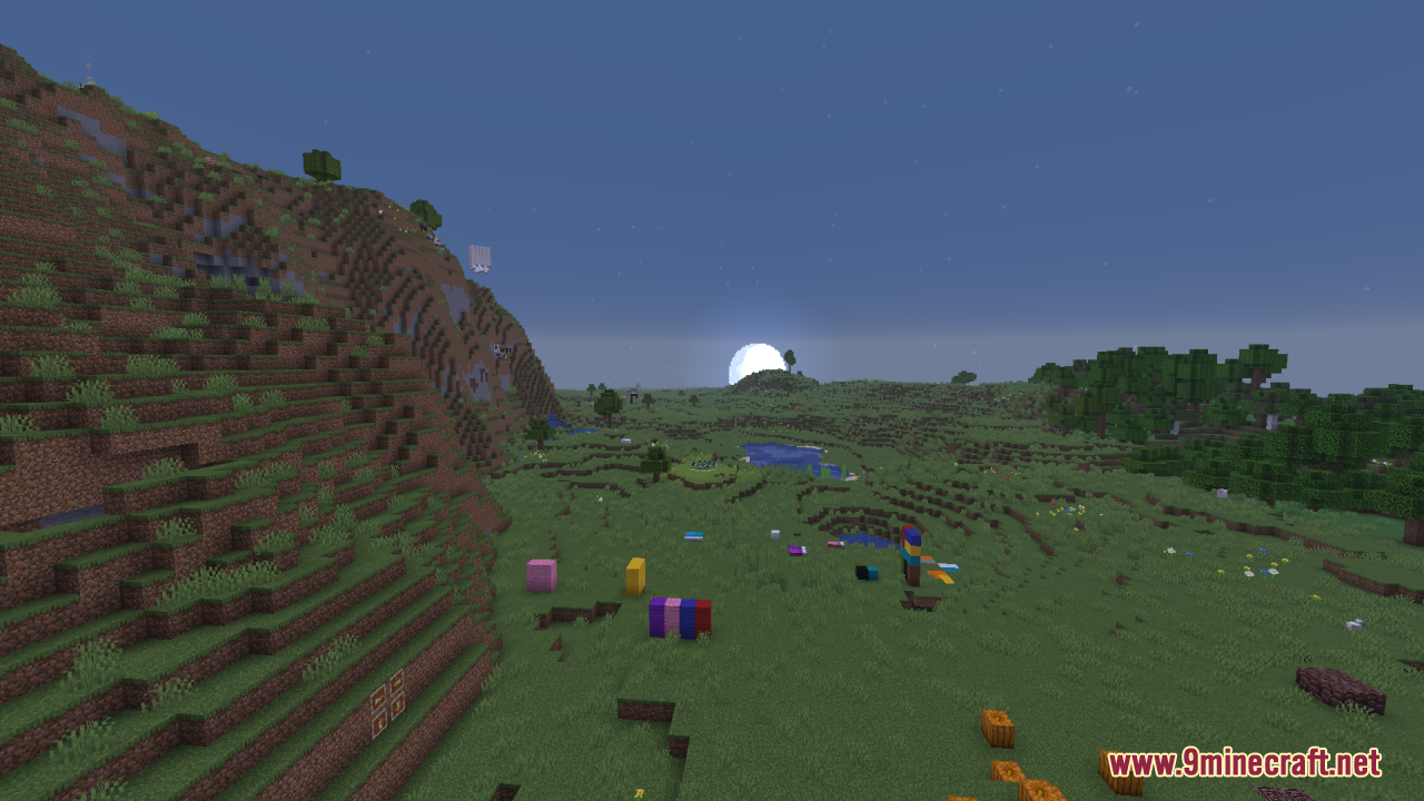 Round Sun & Moon Resource Pack Screenshot 6 A round moon rises over a grassy plain during the night in Minecraft