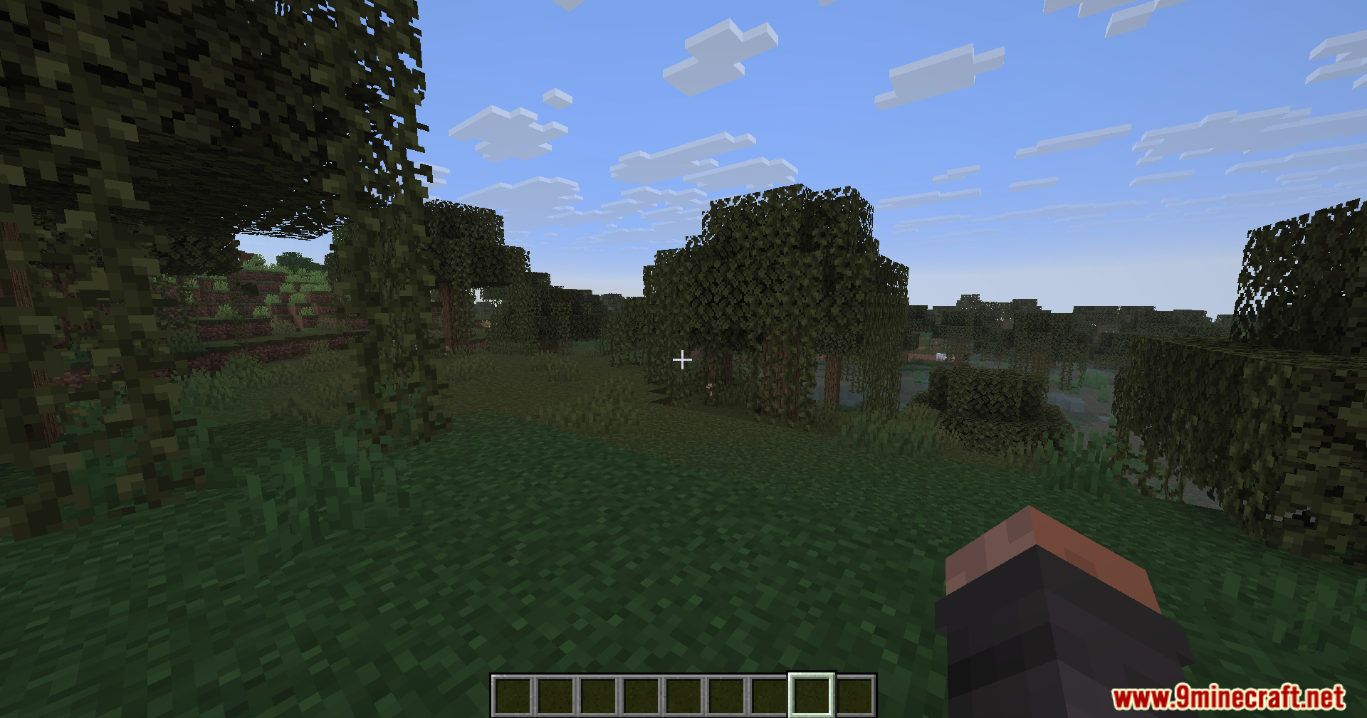 Smooth Hud Mod adds a sliding animation to the item selection box