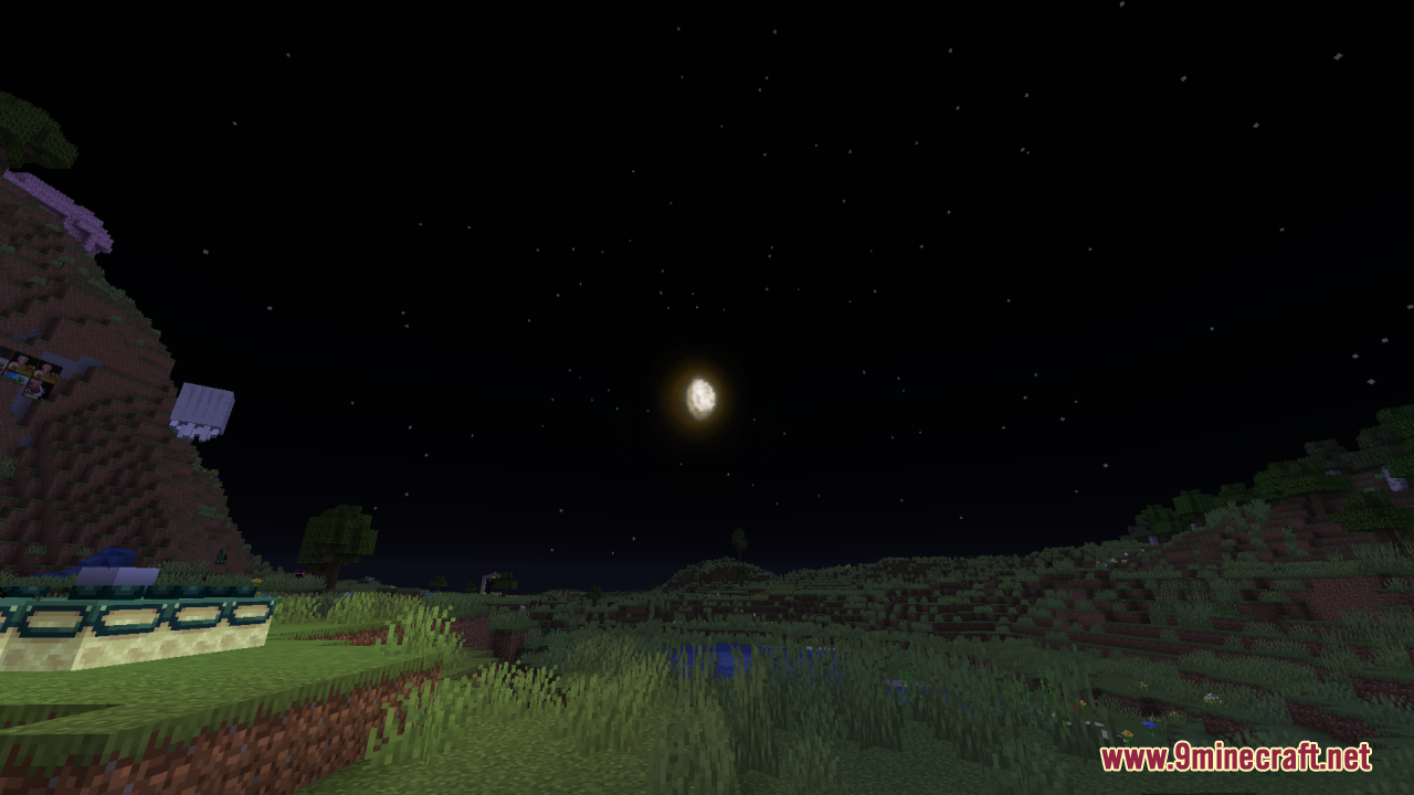 Sun & Moon Reimagined Resource Pack Screenshot 3 A detailed full moon shines in the night sky above a grassy landscape