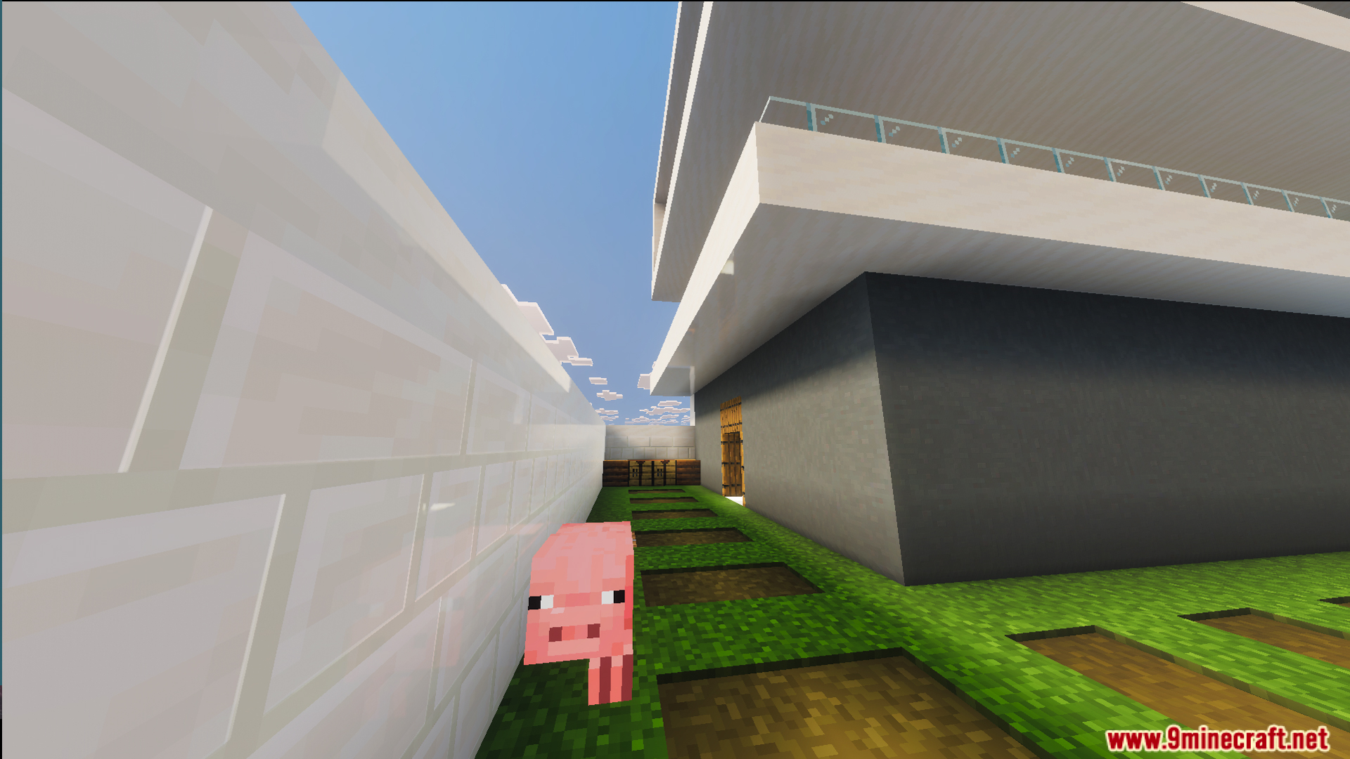 Survival Modern House 31 Map Screenshot 9 Pink pig standing on a grass path next to a white mansion wall