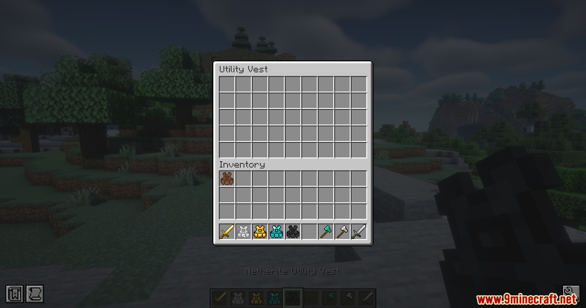 Utility Vest Mod Screenshot 5 Player opens the utility vest menu to manage items and saved hotbars