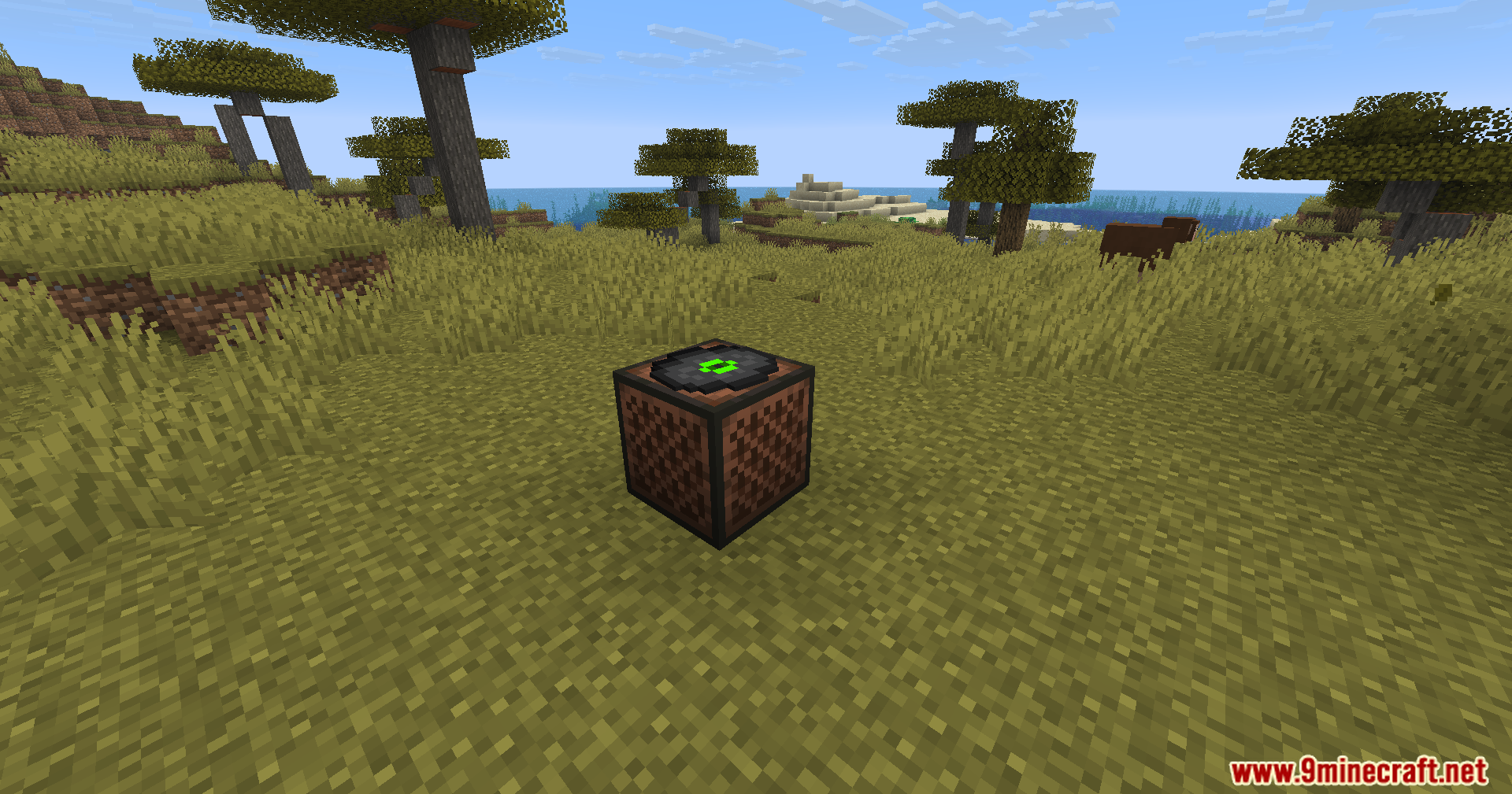 Visual Jukebox Mod displays a spinning music disc on top of the jukebox
