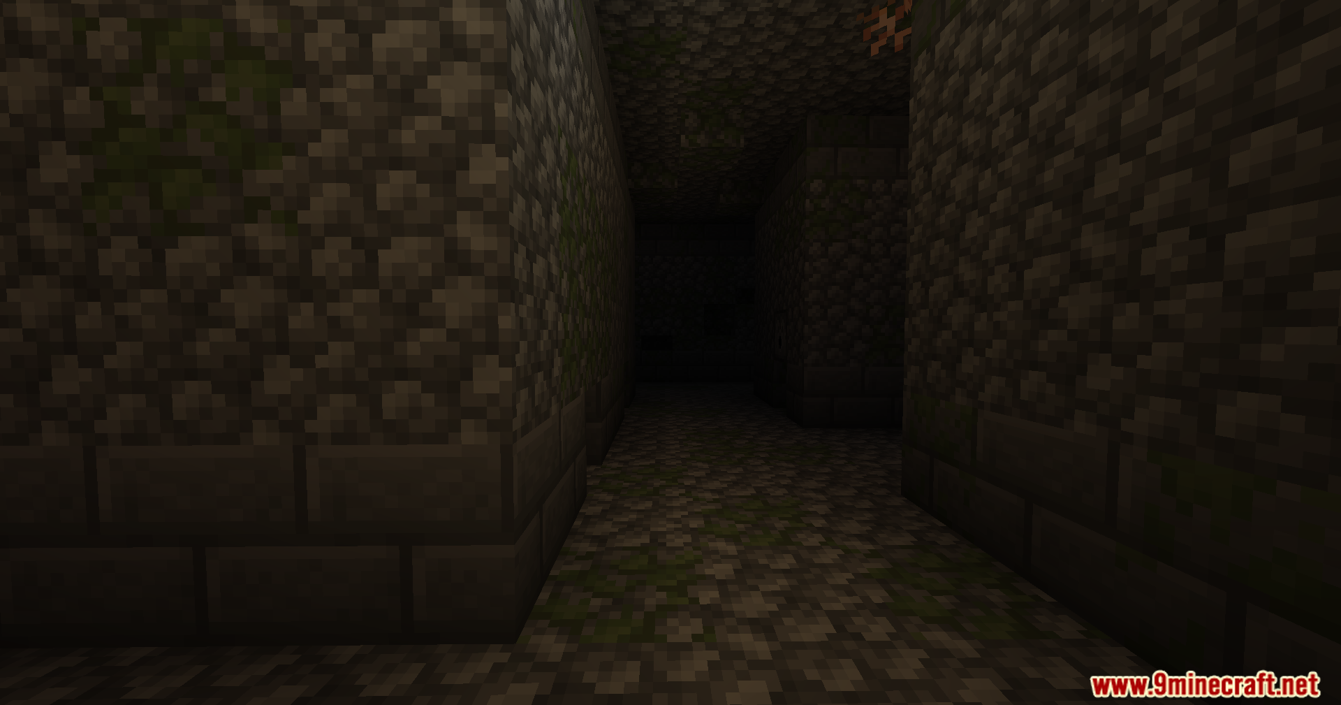 YUNG's Better Jungle Temples Mod Screenshot 7 Exploring a dark and eerie corridor inside a mossy stone jungle temple