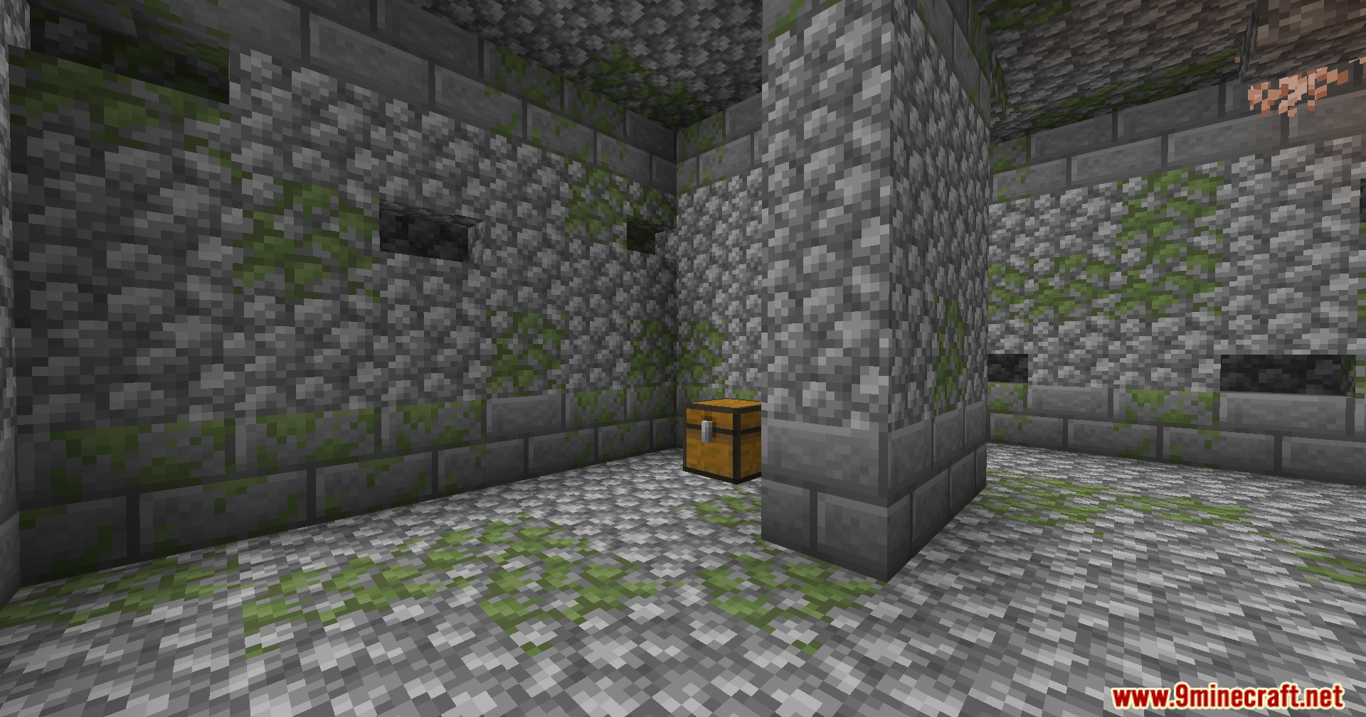 YUNG's Better Jungle Temples Mod Screenshot 9 A loot chest sits in the corner of a mossy jungle temple room