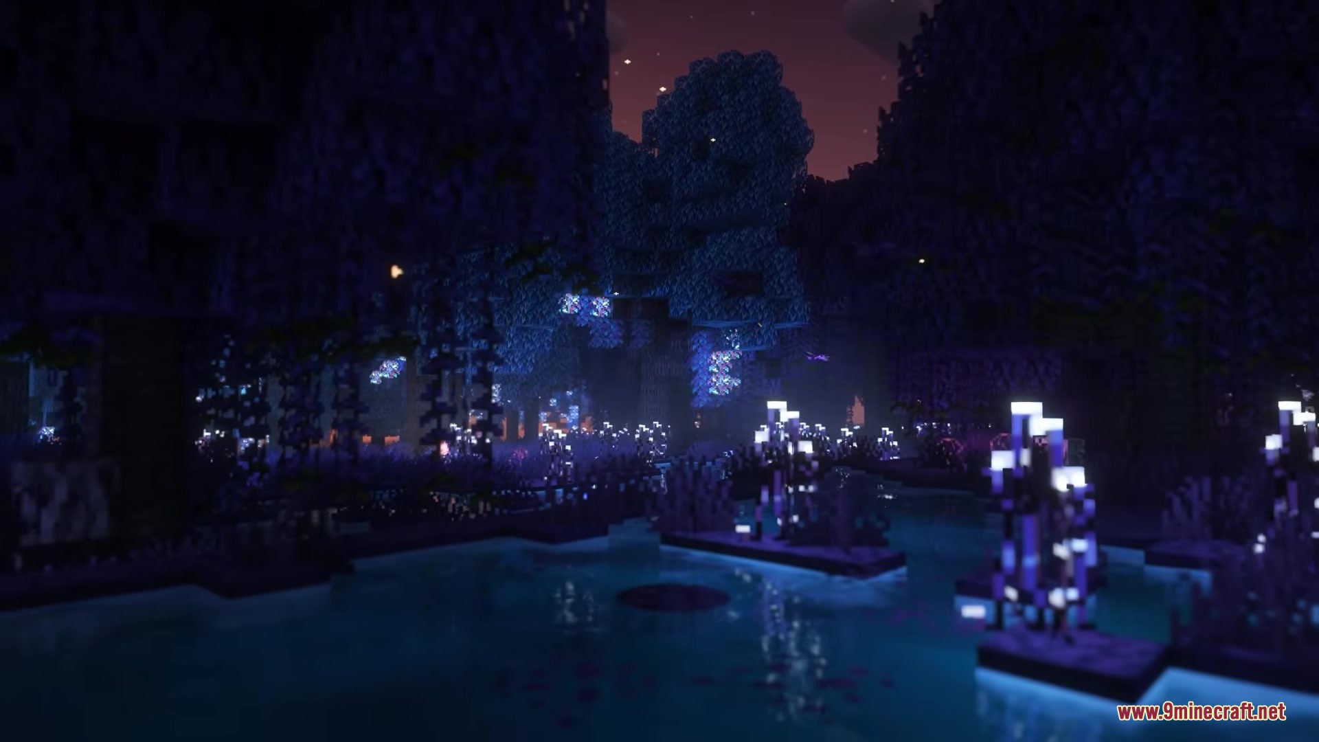 Be Bee Queen Dragon Survival Addon Mod Screenshot 12 Glowing purple plants and bioluminescent blocks in a dark Minecraft forest
