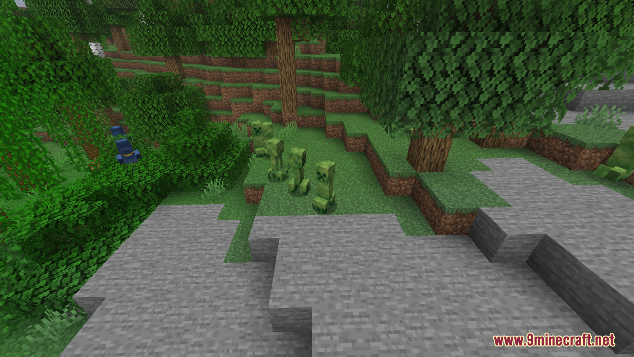 Creepers Refreshed Resource Pack Screenshot 7 Multiple Creepers with leafy camouflage textures standing in a lush jungle biome