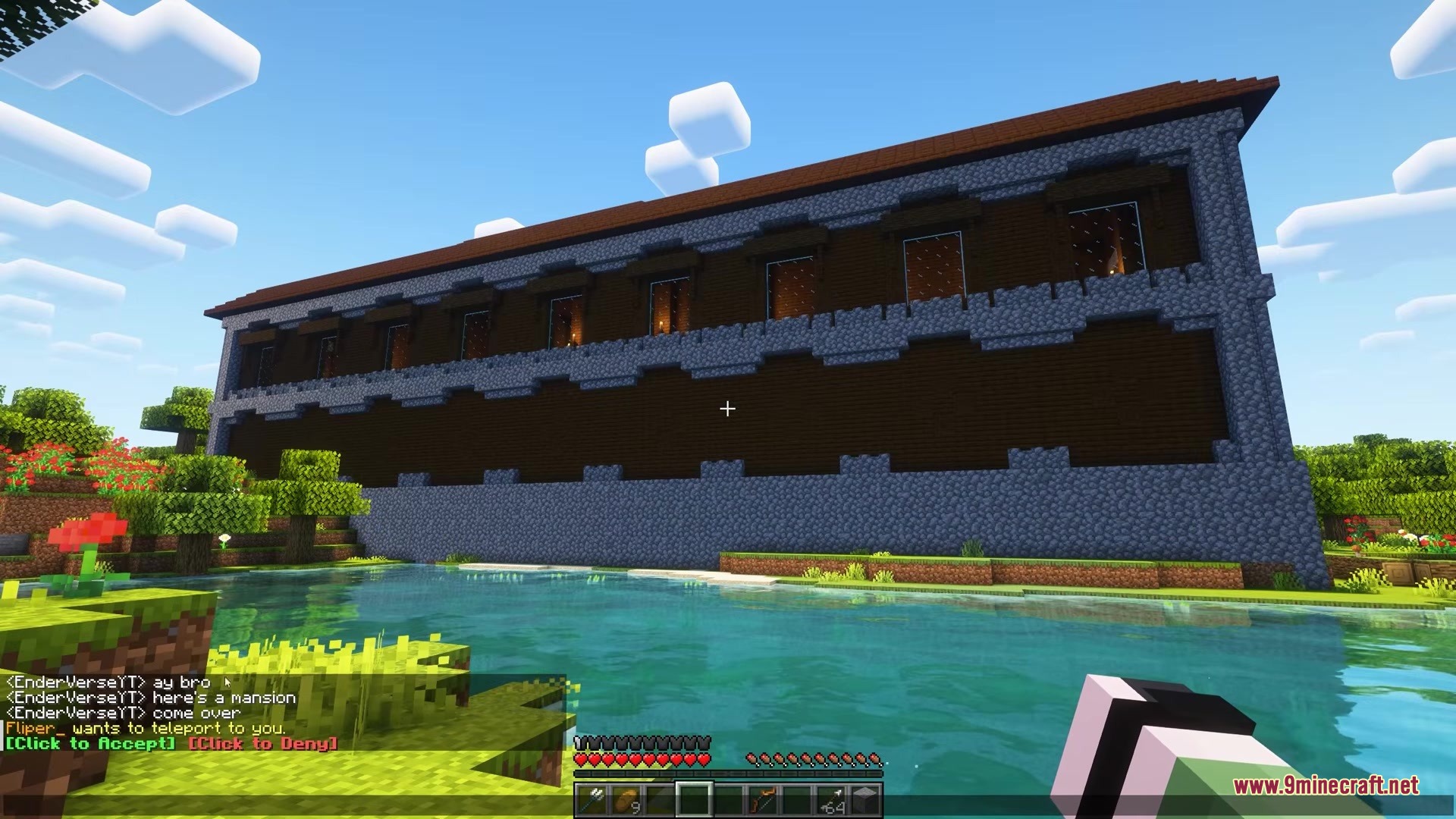 Friendtp Mod Screenshot 1 Player views a large mansion while receiving a teleport request