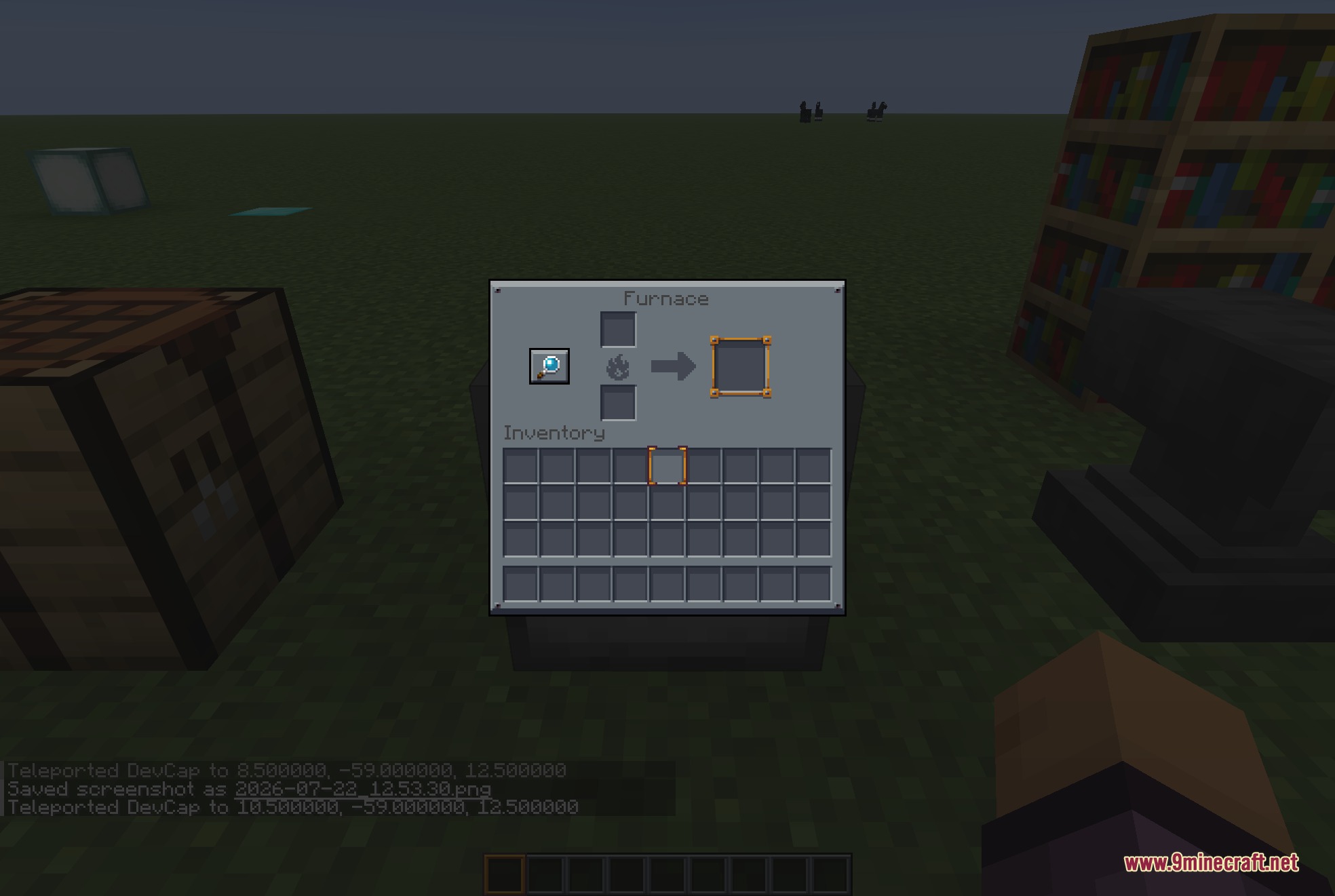 Mandala's GUI Dark Mode 9minecraft Resource Pack Screenshot 6 A dark mode furnace interface showing the smelting slots and player inventory
