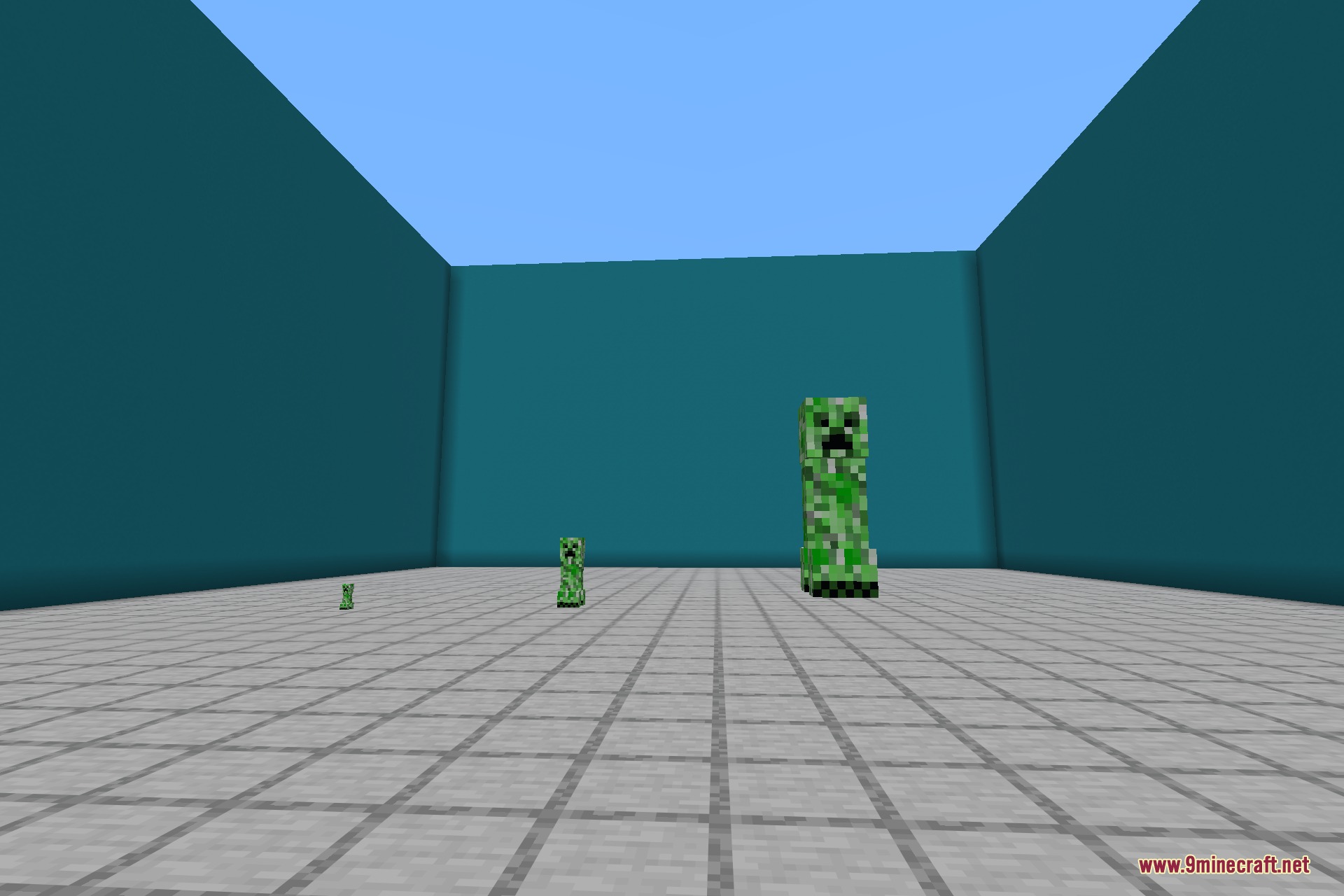 Creepers resized to giant, normal, and miniature versions in Pehkui 9minecraft Mod