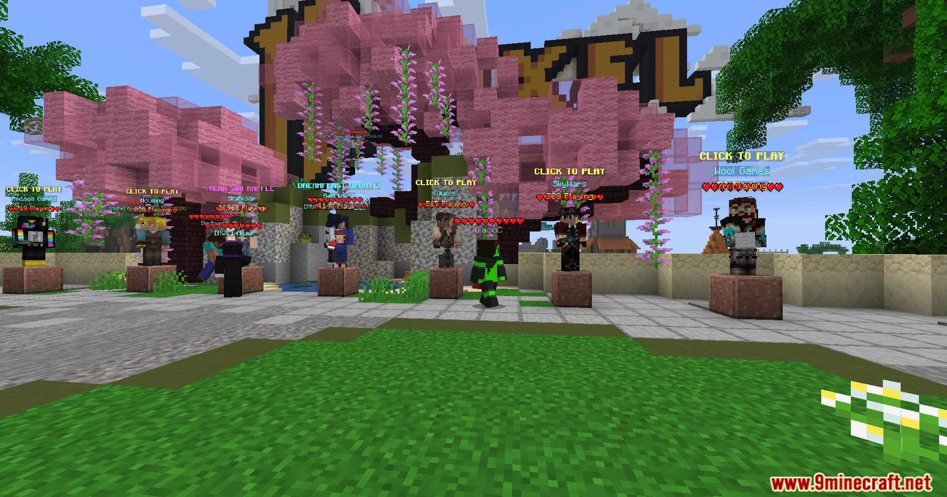 Player Health Indicators Invisible Support Mod Screenshot 2 Players standing in a lobby with red health hearts floating above them