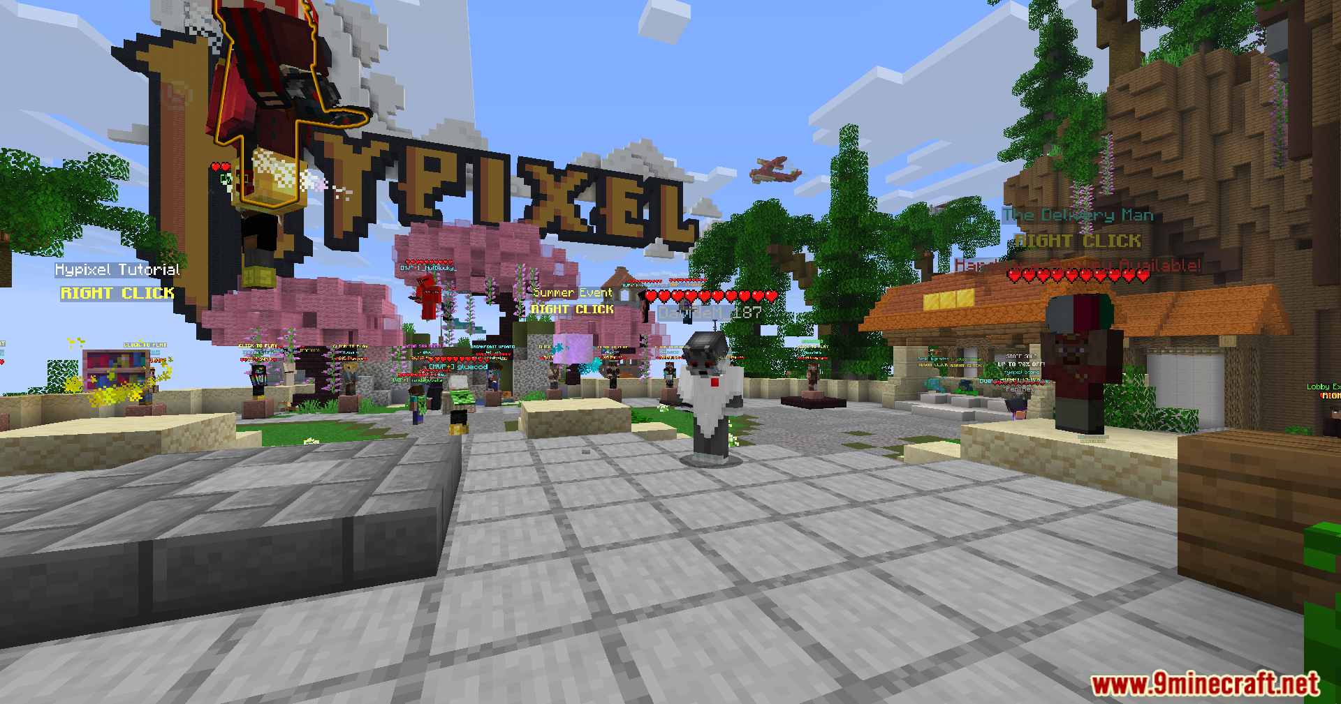Player Health Indicators Invisible Support Mod Screenshot 5 Red health hearts are displayed above a player in a Minecraft server lobby